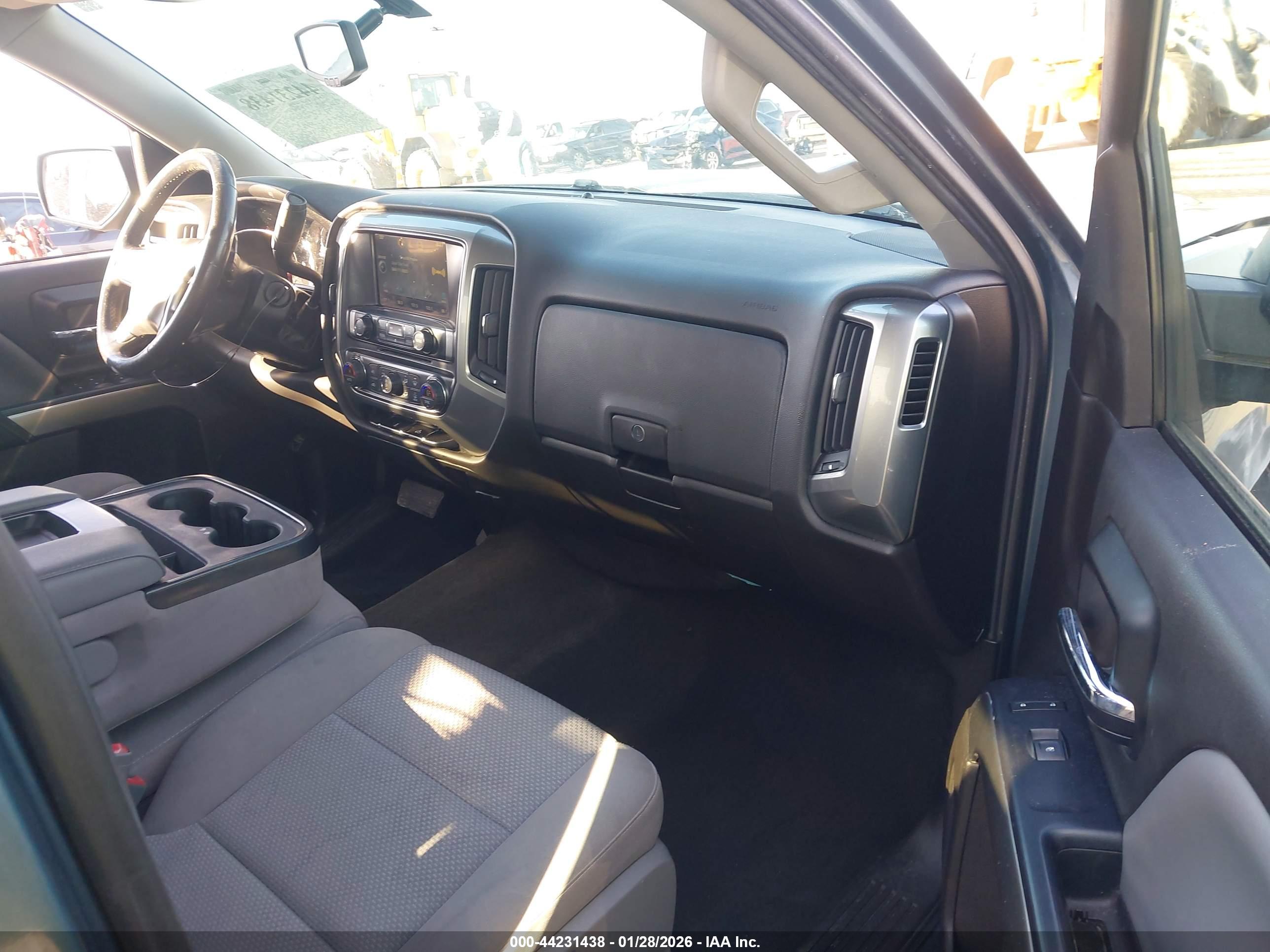 CHEVROLET SILVERADO image 5