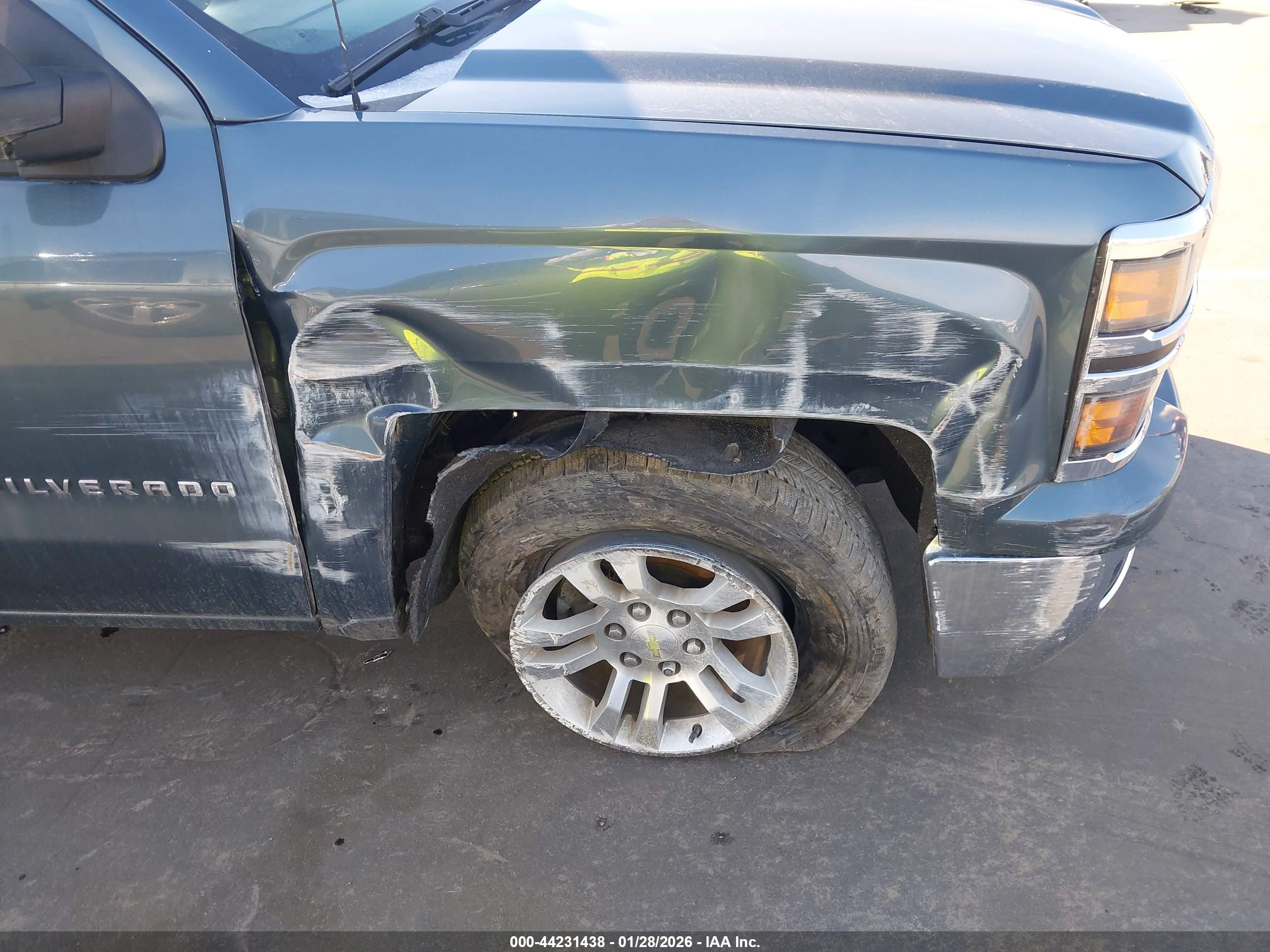 CHEVROLET SILVERADO image 6