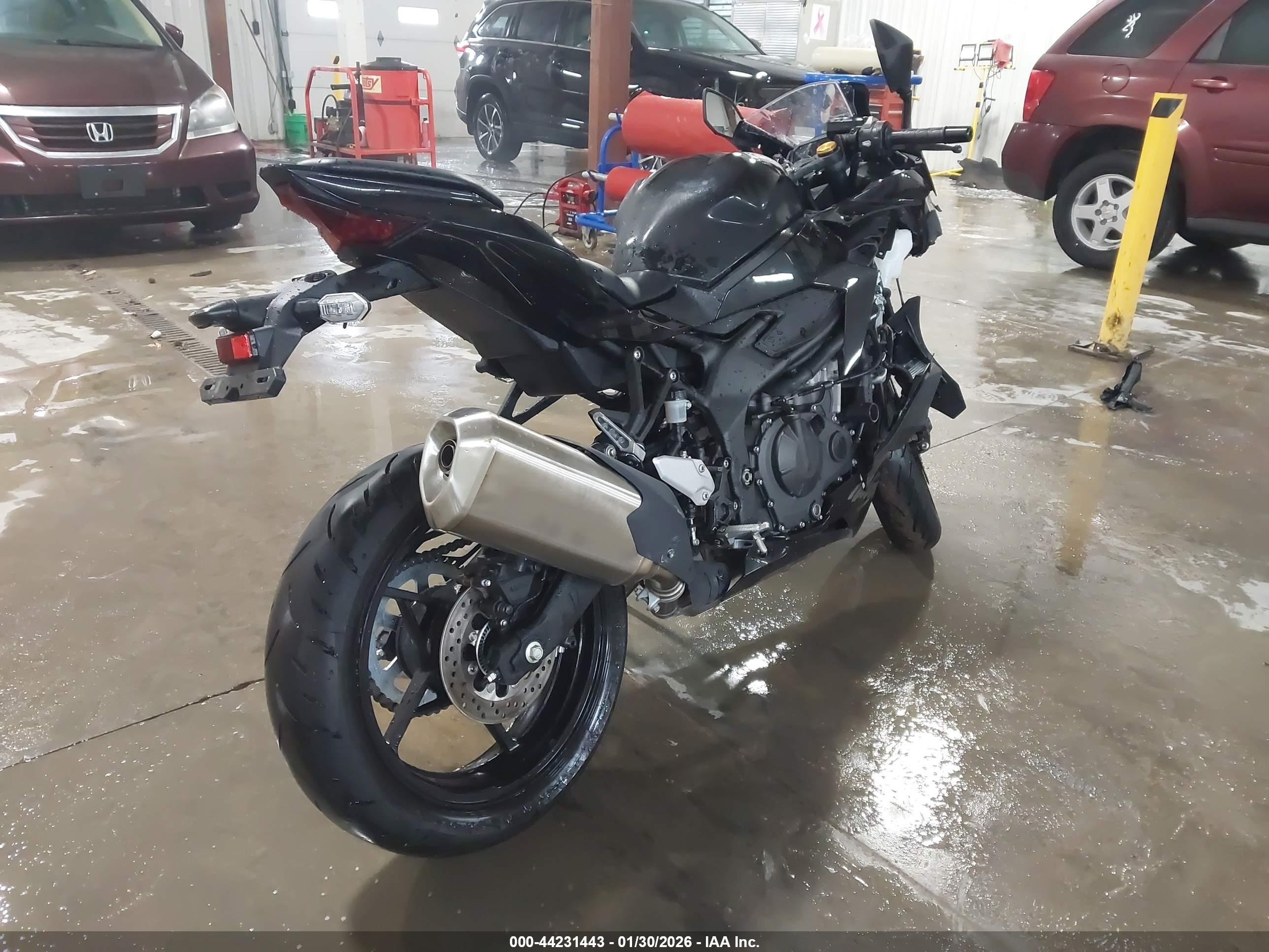 KAWASAKI ZX400 image 4
