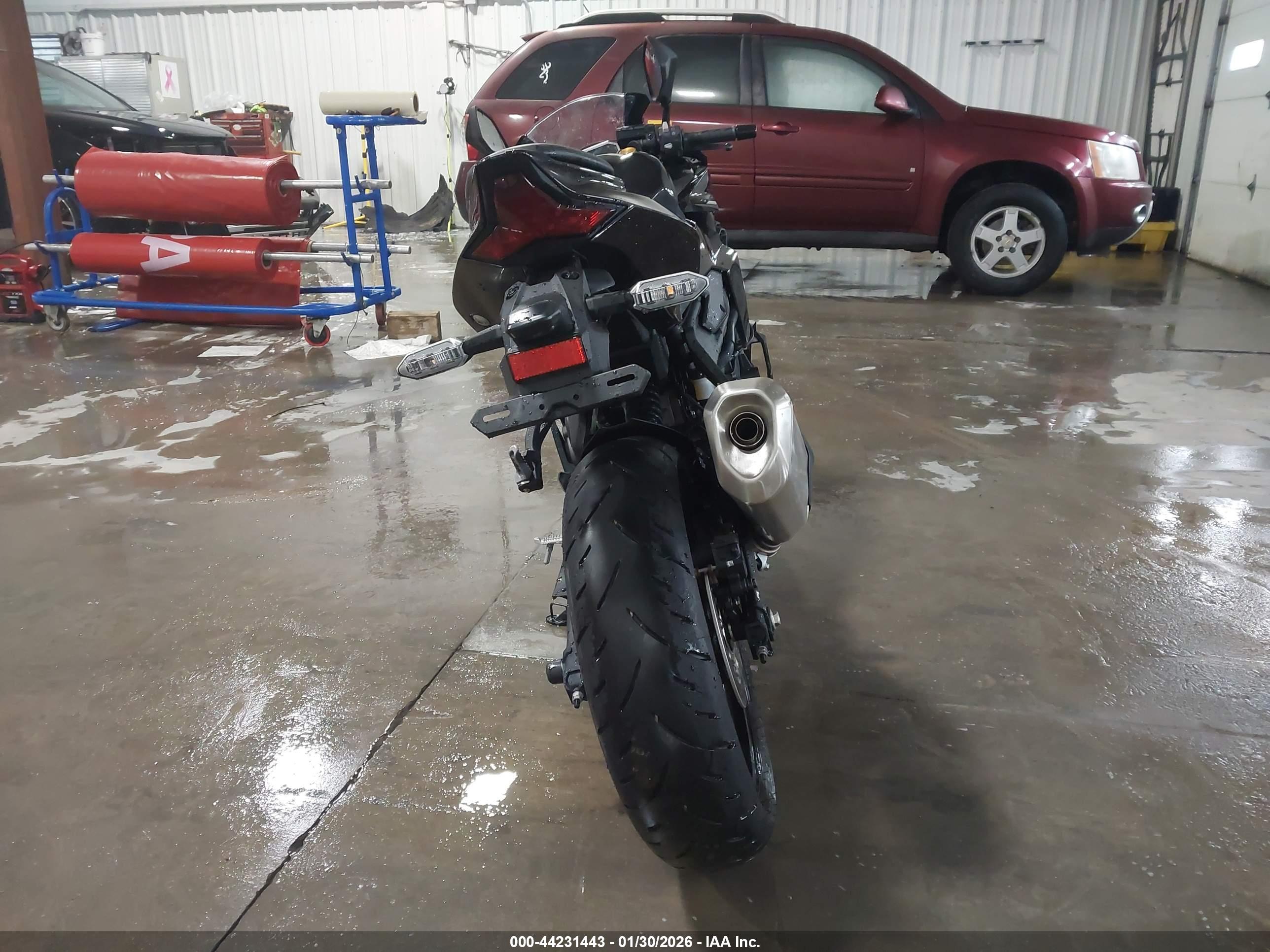 KAWASAKI ZX400 image 6