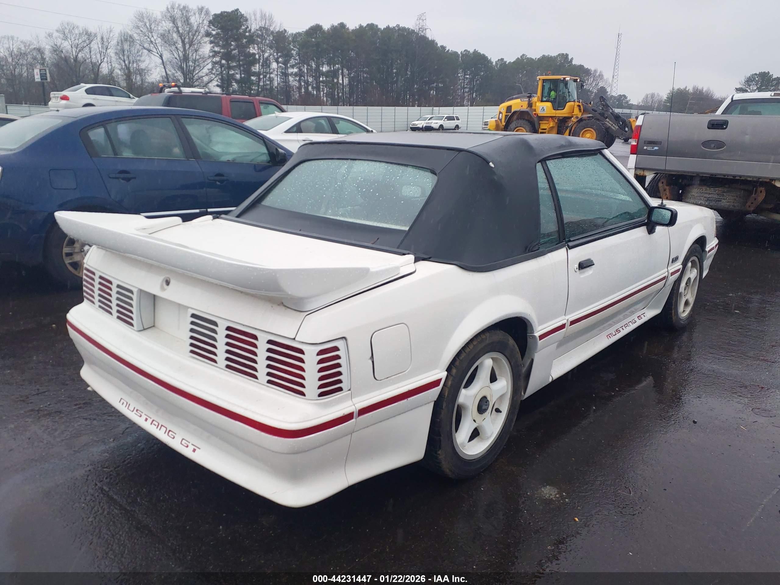 FORD MUSTANG image 4