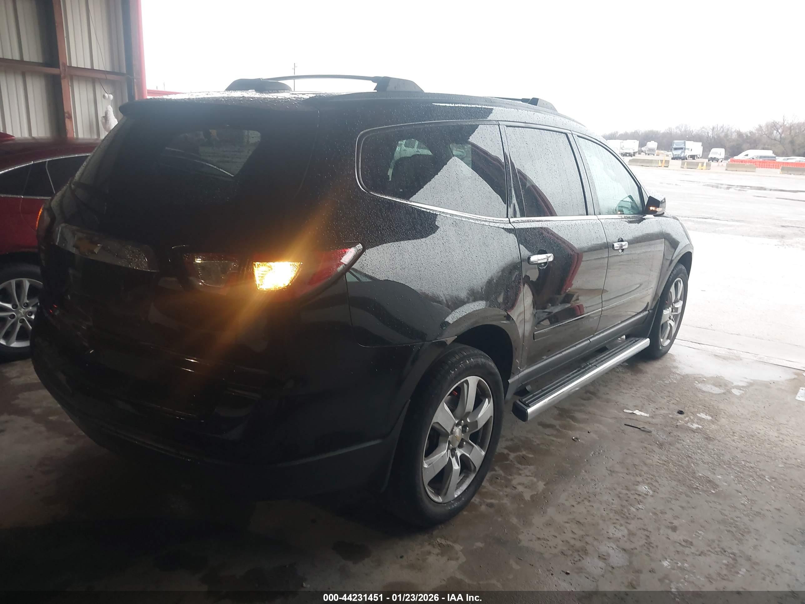 CHEVROLET TRAVERSE image 4
