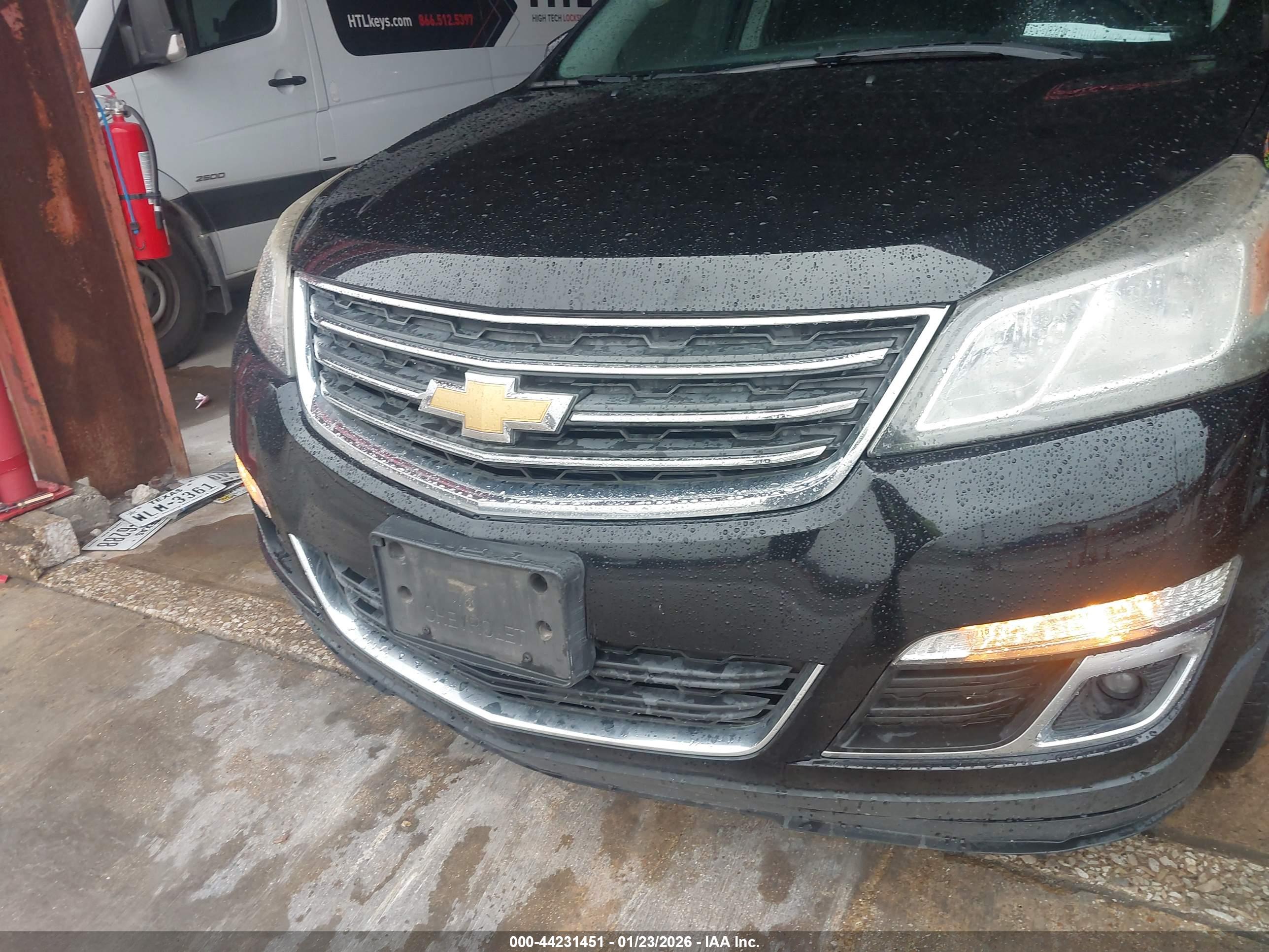 CHEVROLET TRAVERSE image 6