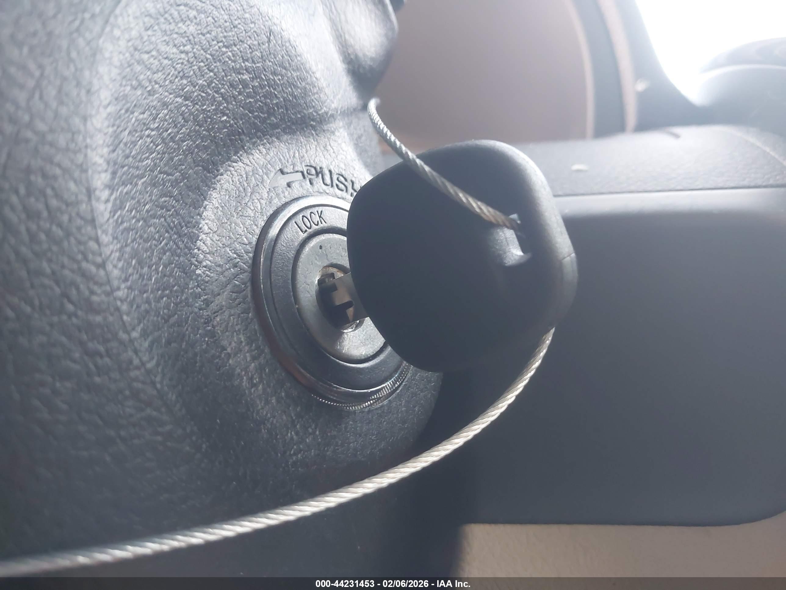 TOYOTA CAMRY image 11