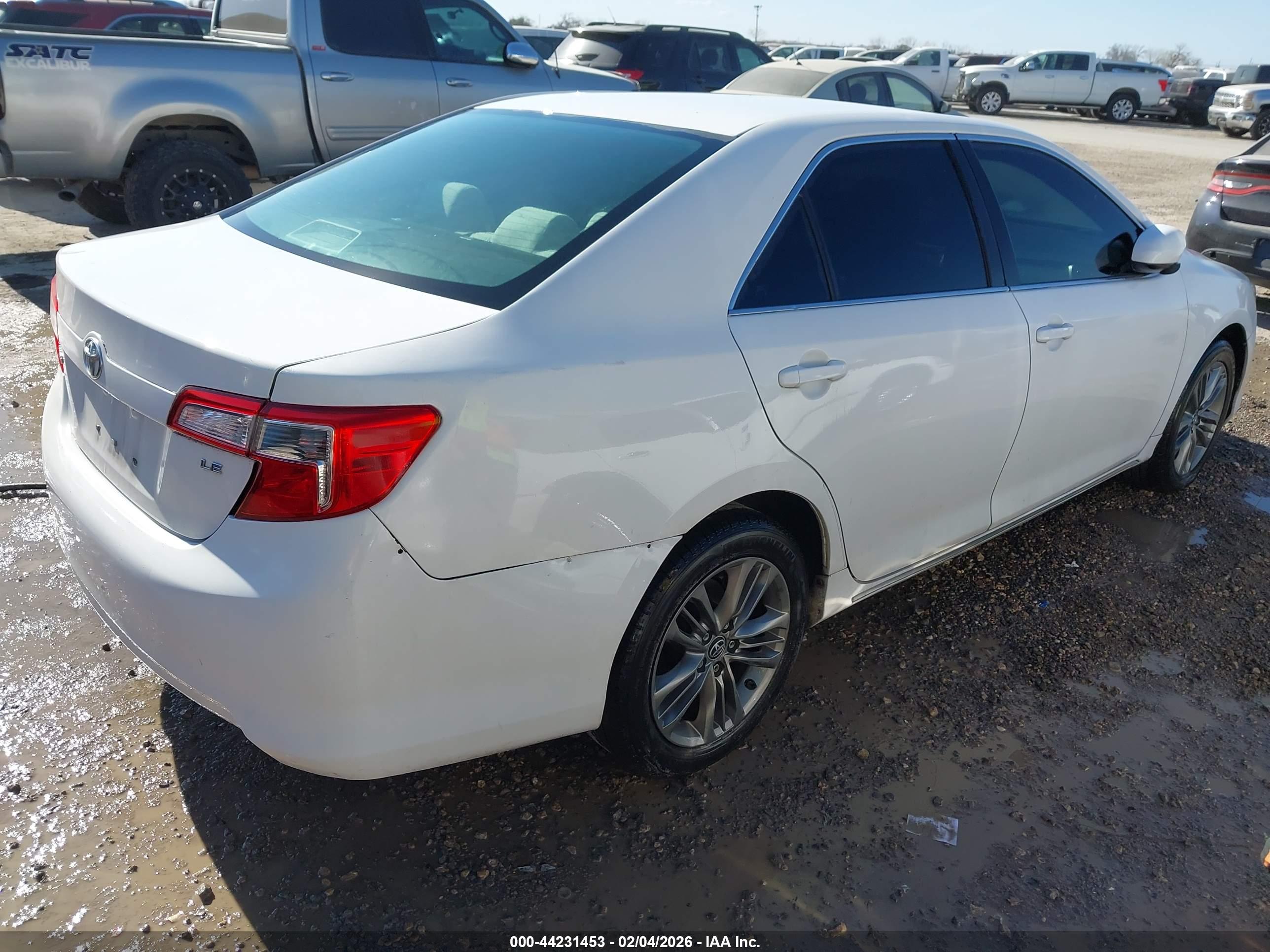 TOYOTA CAMRY image 4