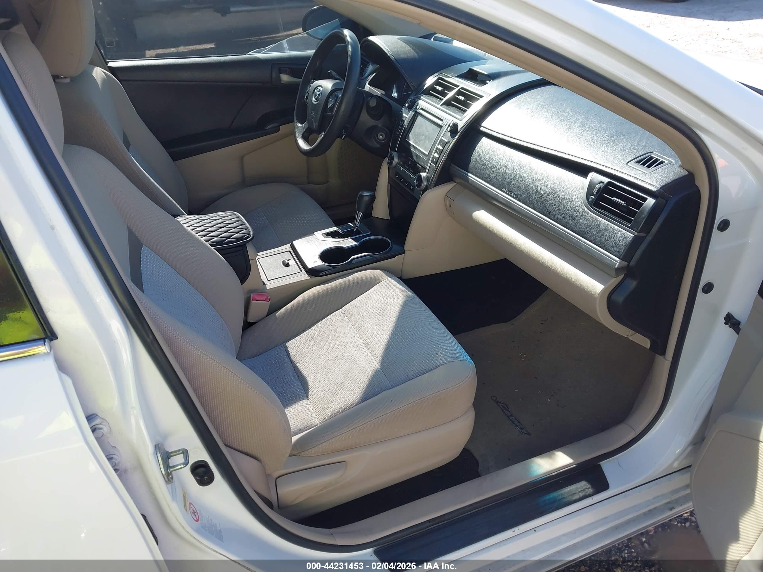 TOYOTA CAMRY image 5