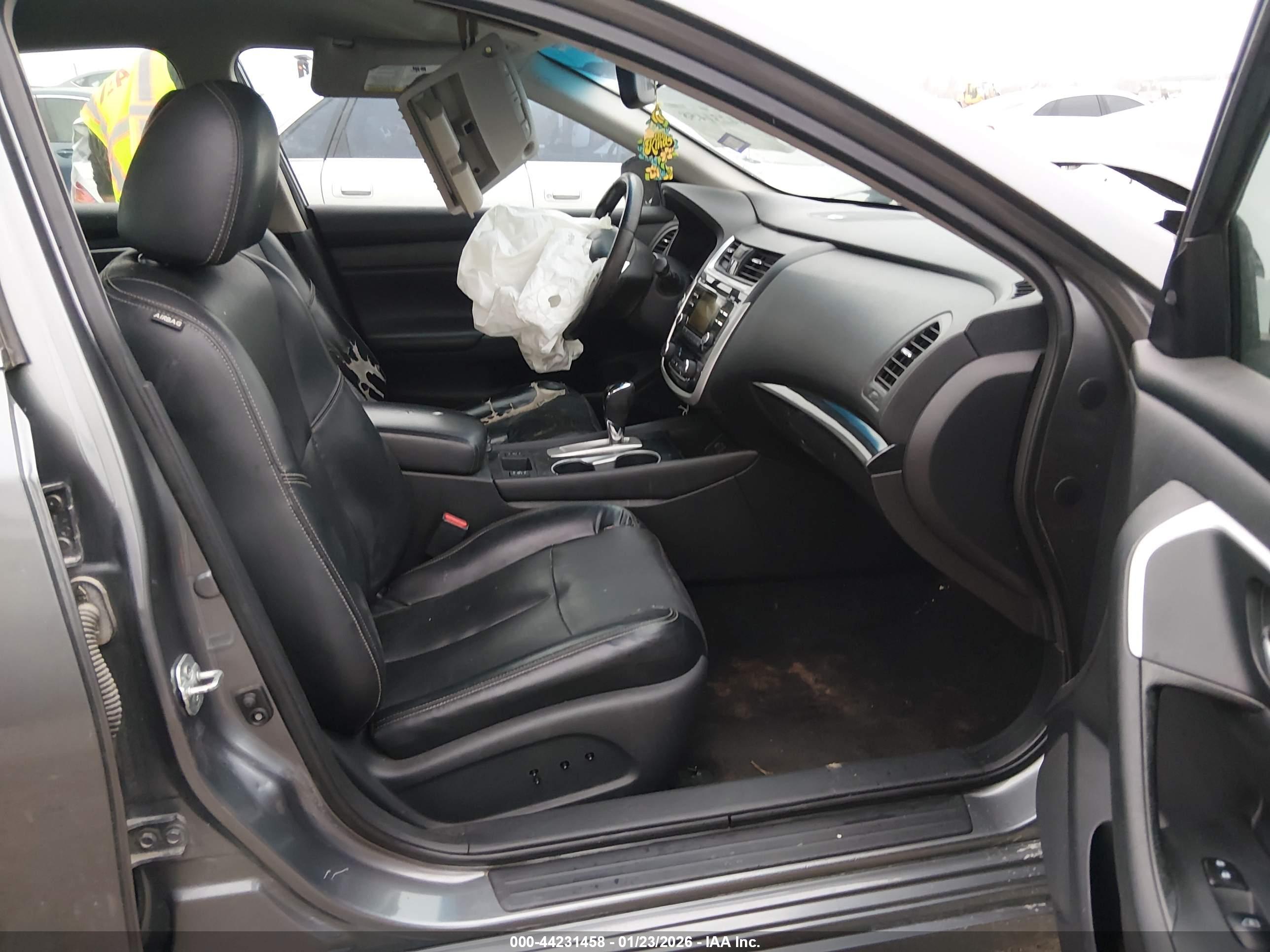 NISSAN ALTIMA image 5
