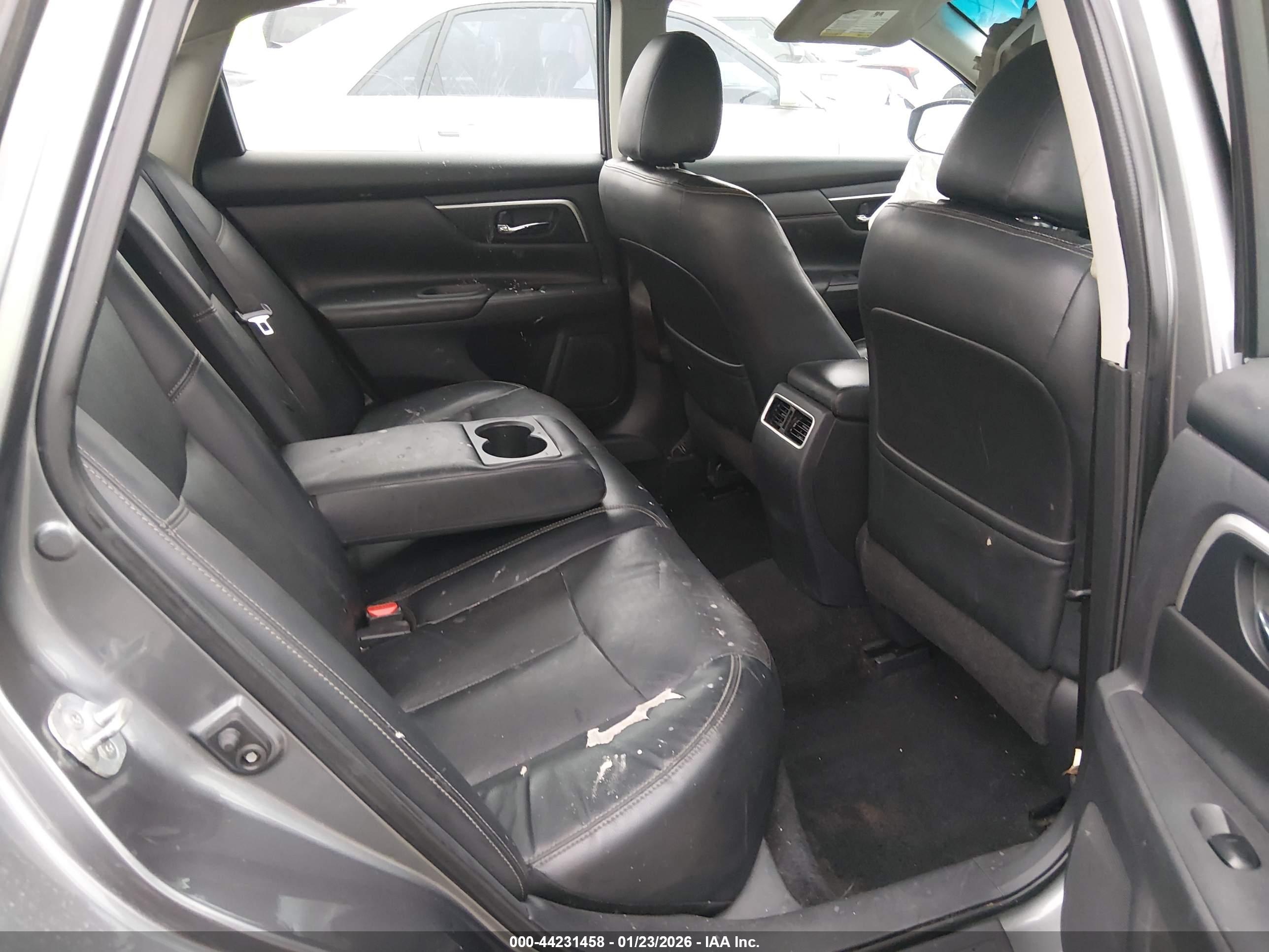 NISSAN ALTIMA image 8