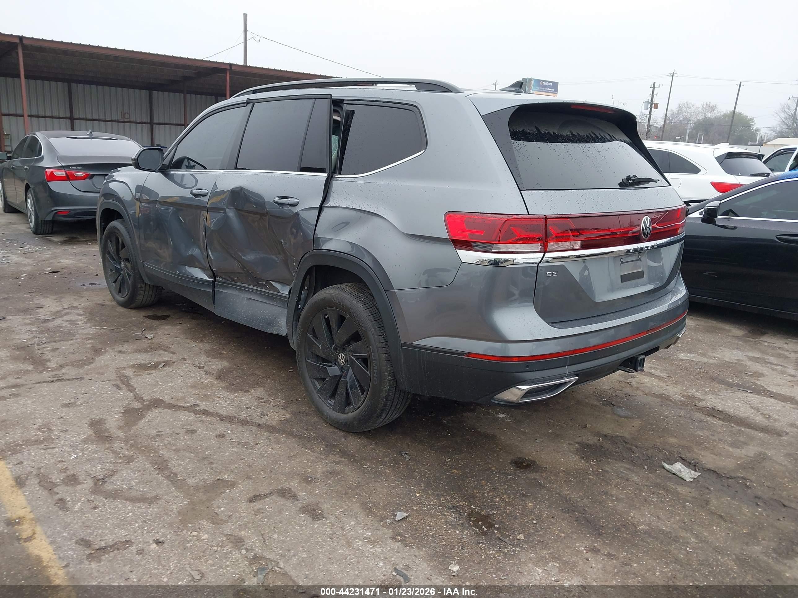VOLKSWAGEN ATLAS image 3