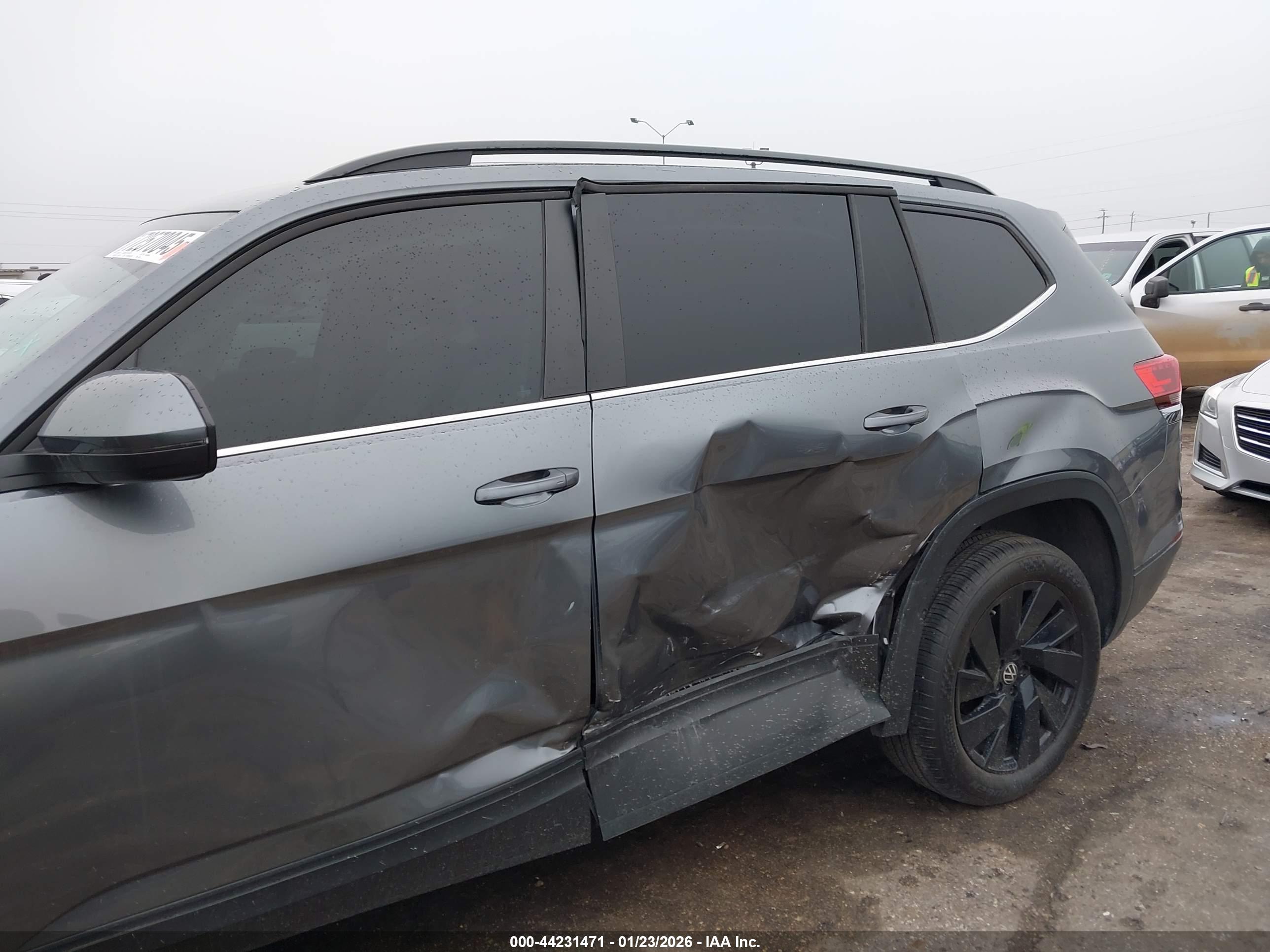 VOLKSWAGEN ATLAS image 6