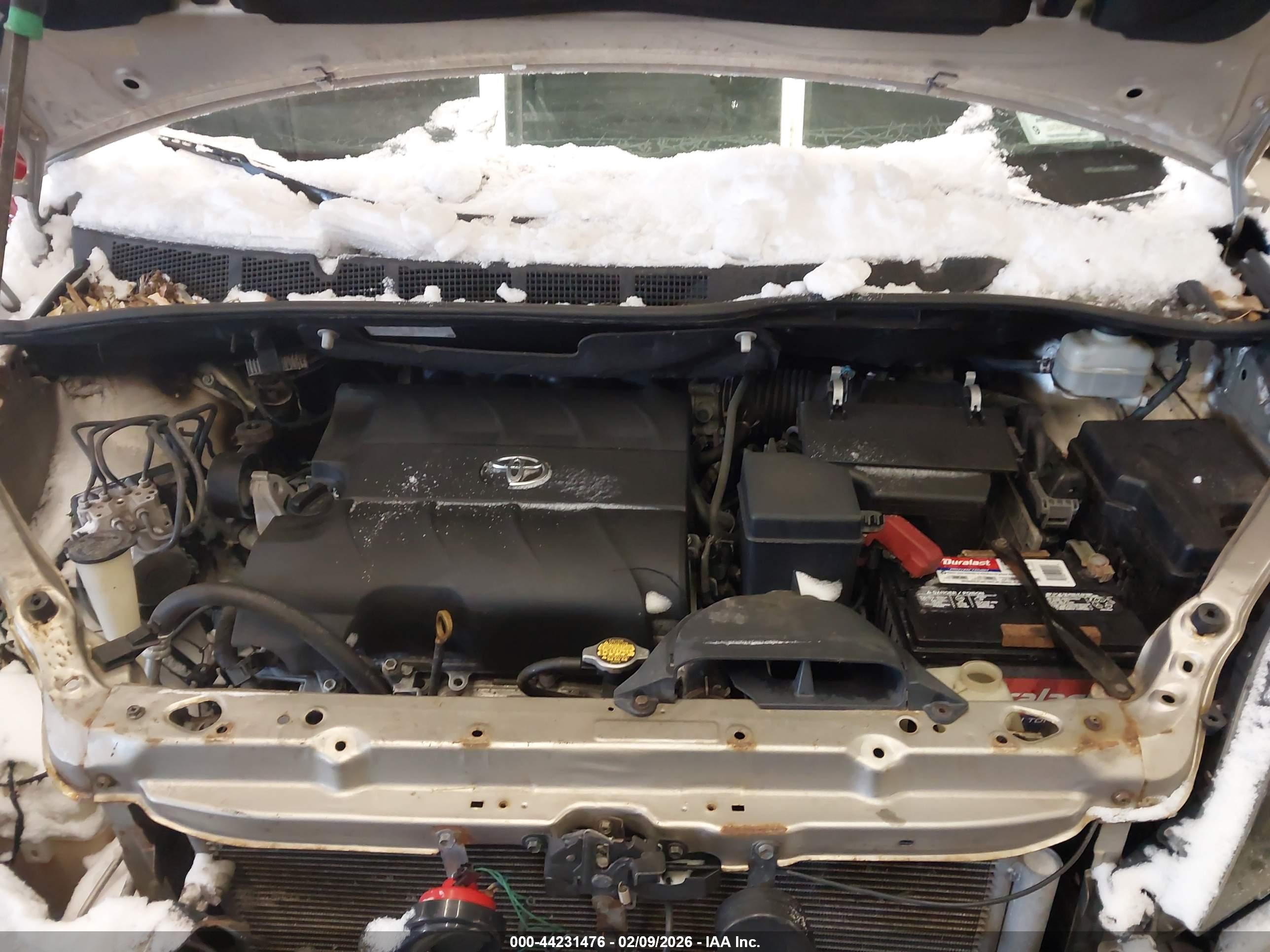 TOYOTA SIENNA image 10