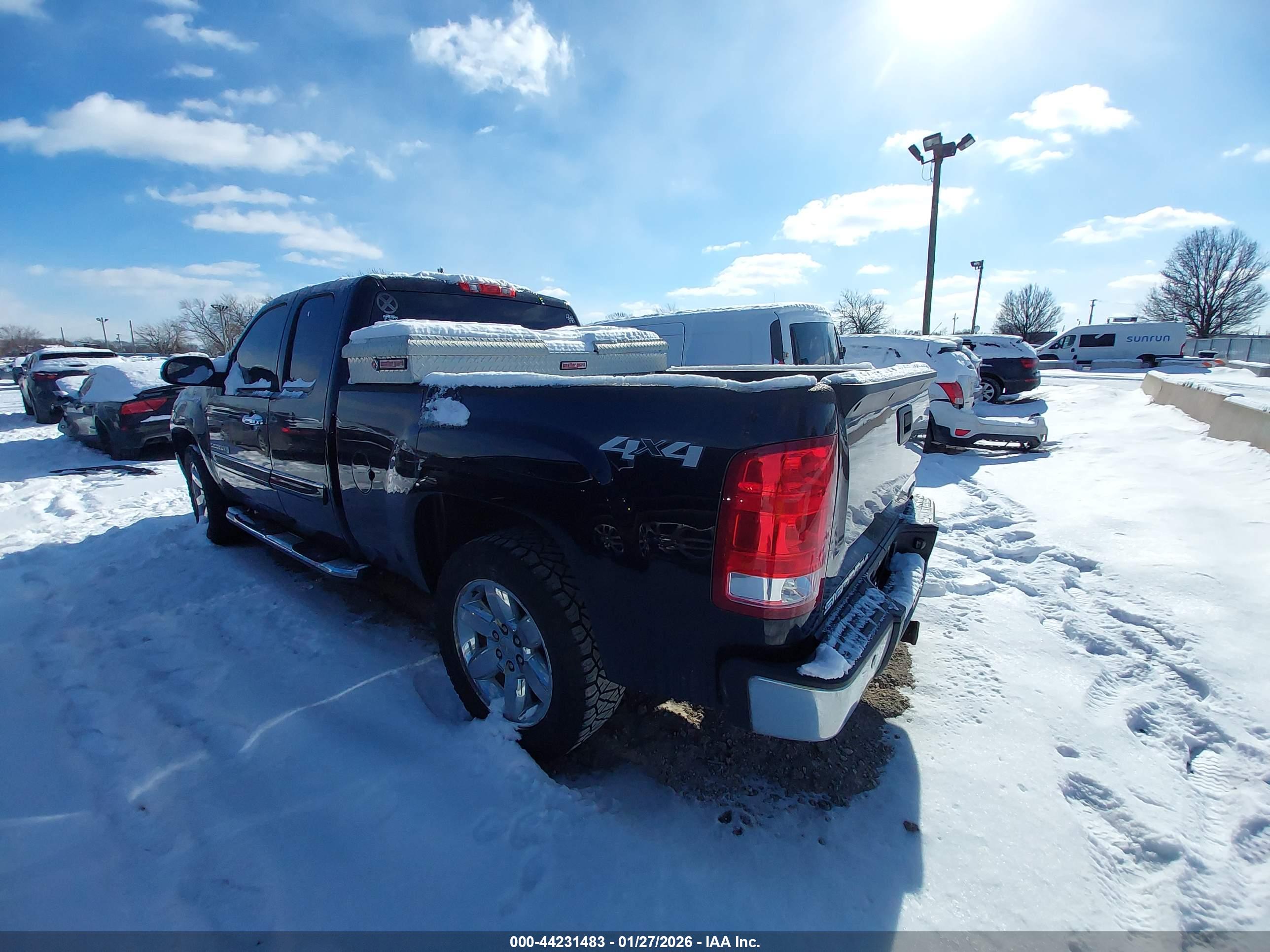 GMC SIERRA image 3