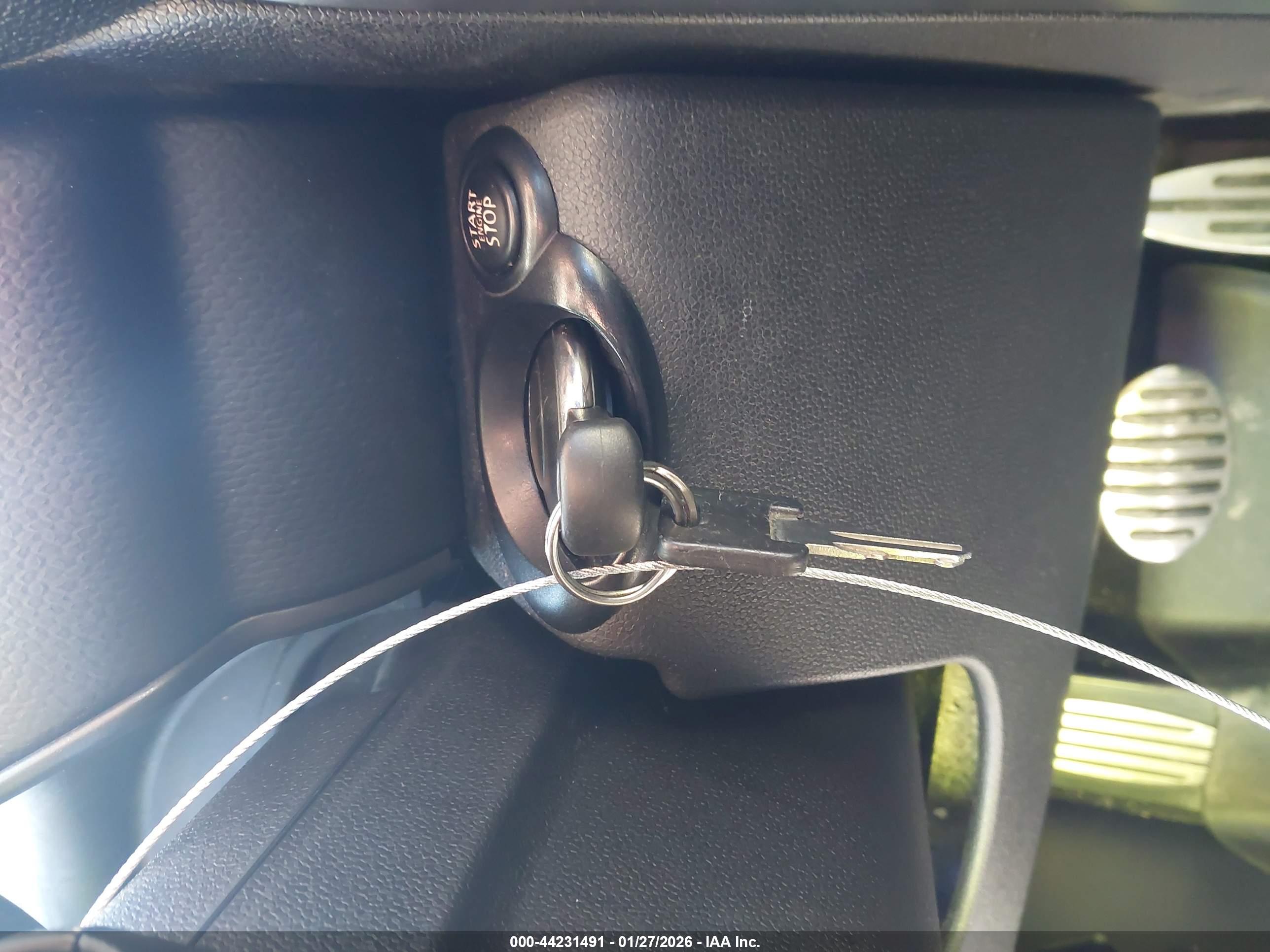 MINI COUNTRYMAN image 11