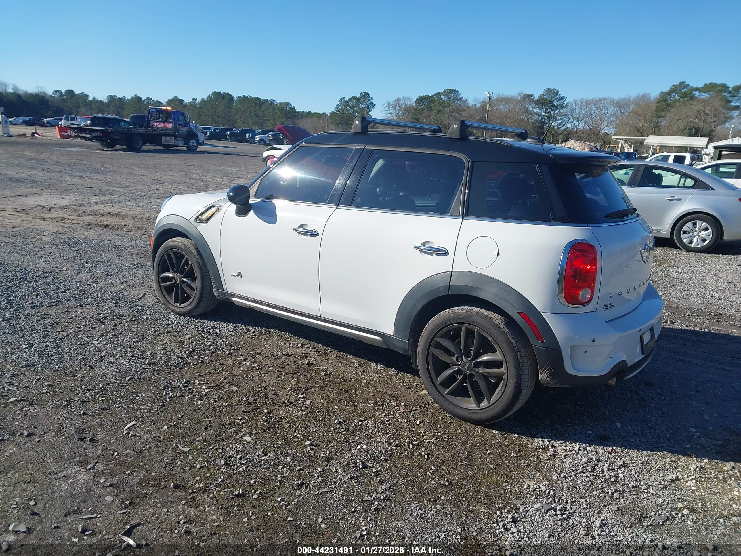 MINI COUNTRYMAN image 3