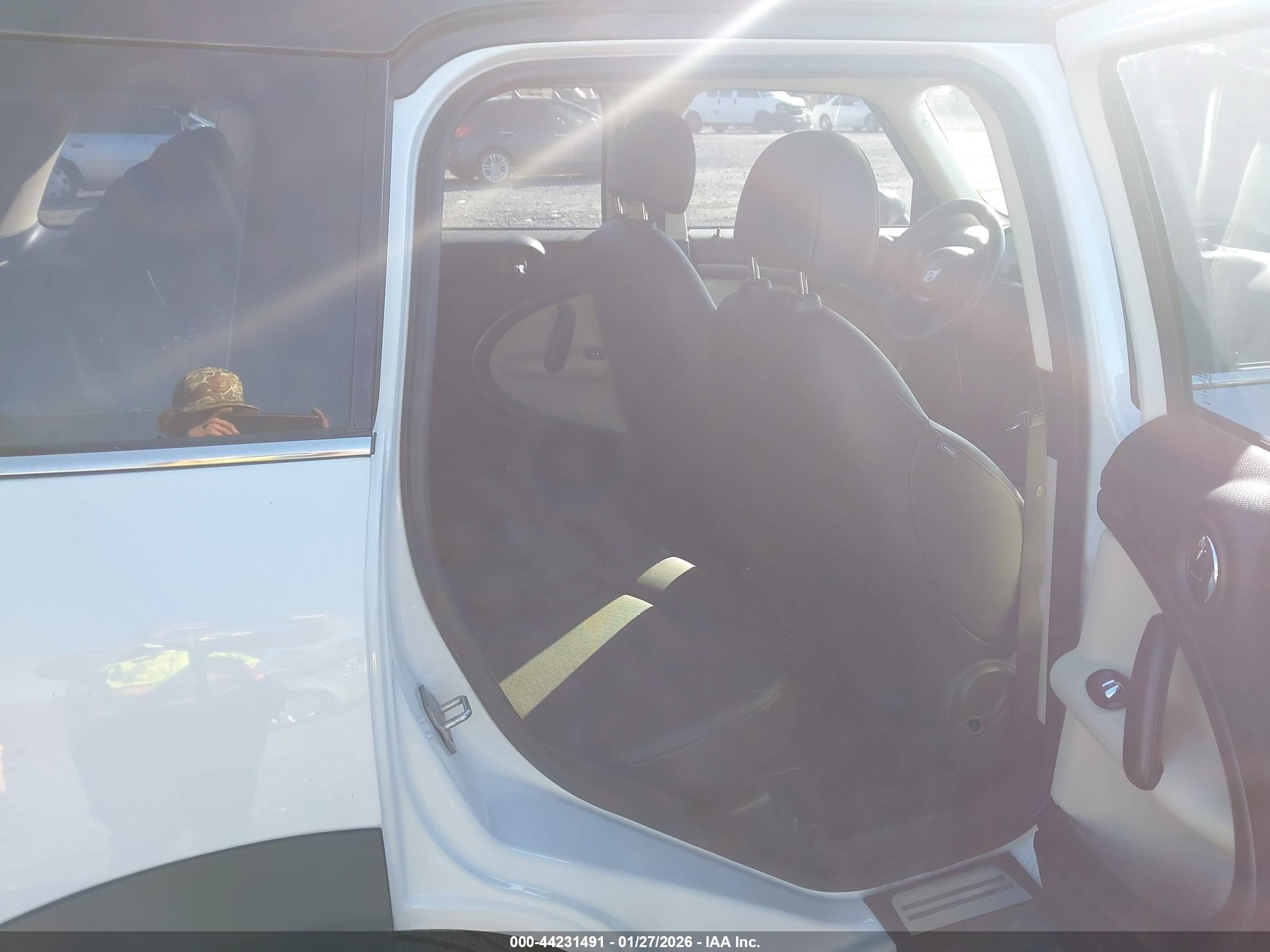 MINI COUNTRYMAN image 8