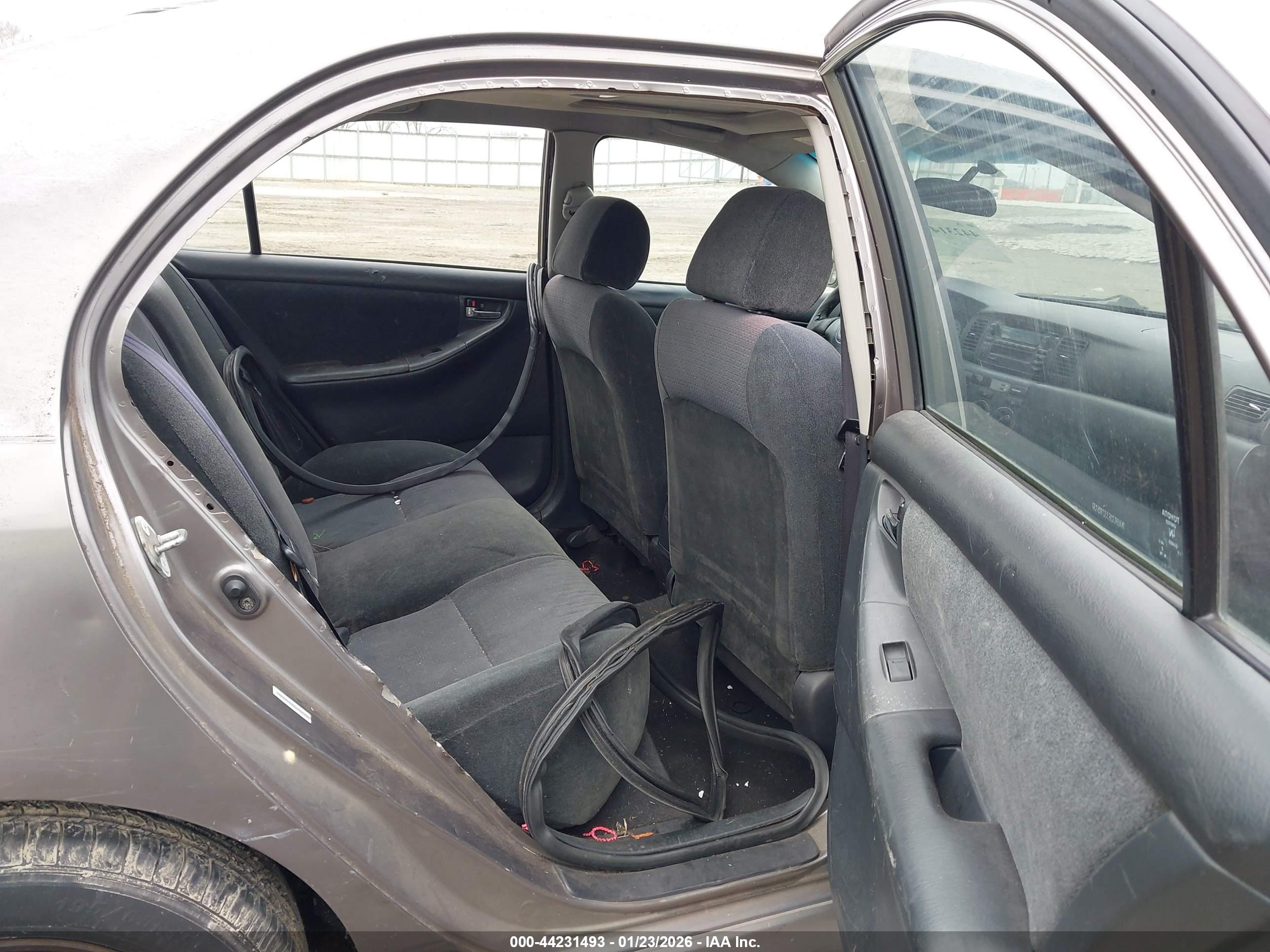 TOYOTA COROLLA image 8