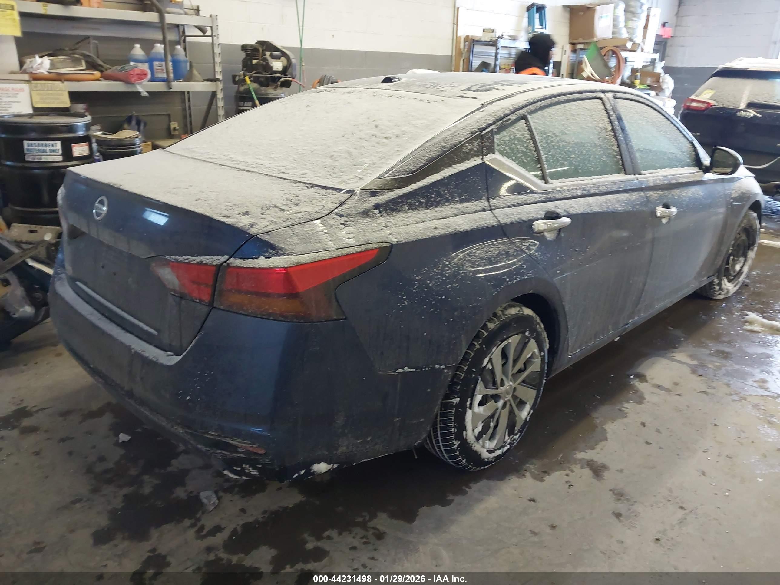 NISSAN ALTIMA image 4