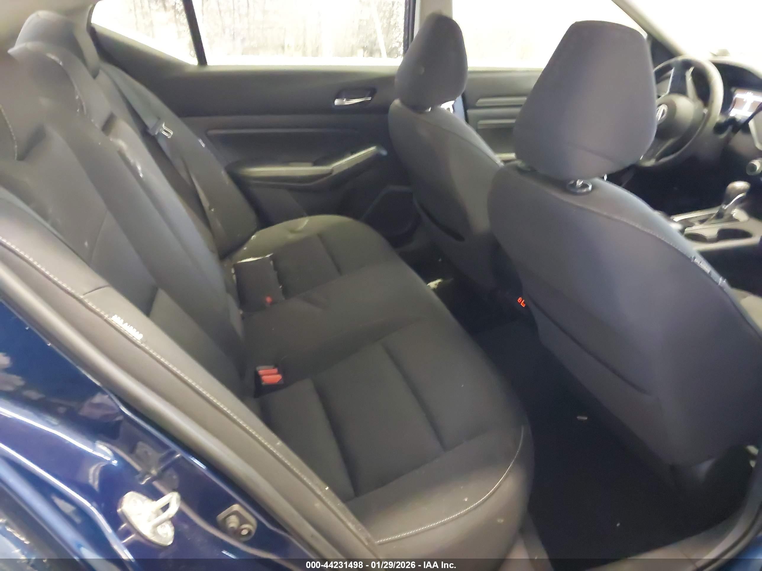 NISSAN ALTIMA image 8