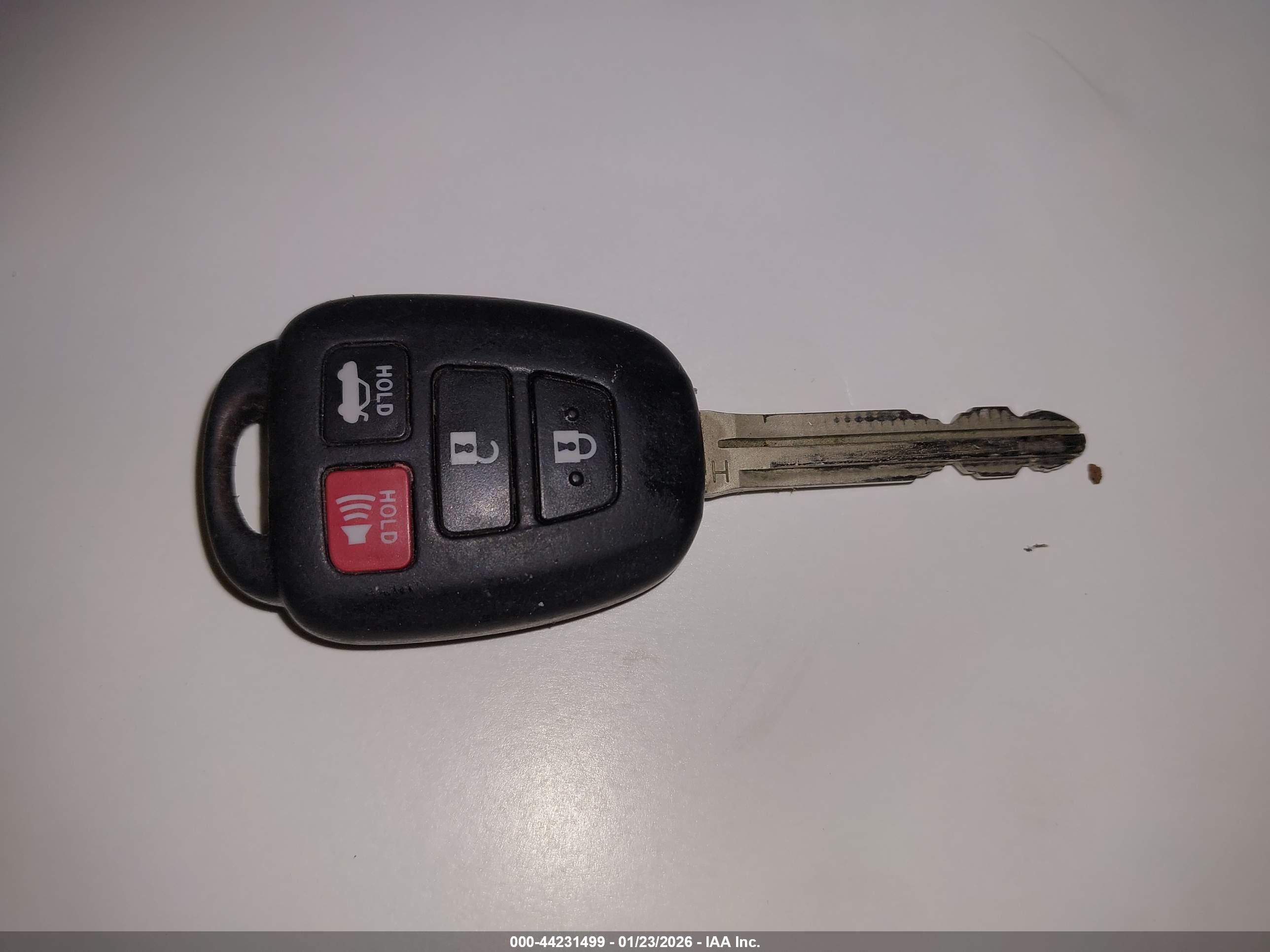 TOYOTA COROLLA image 11