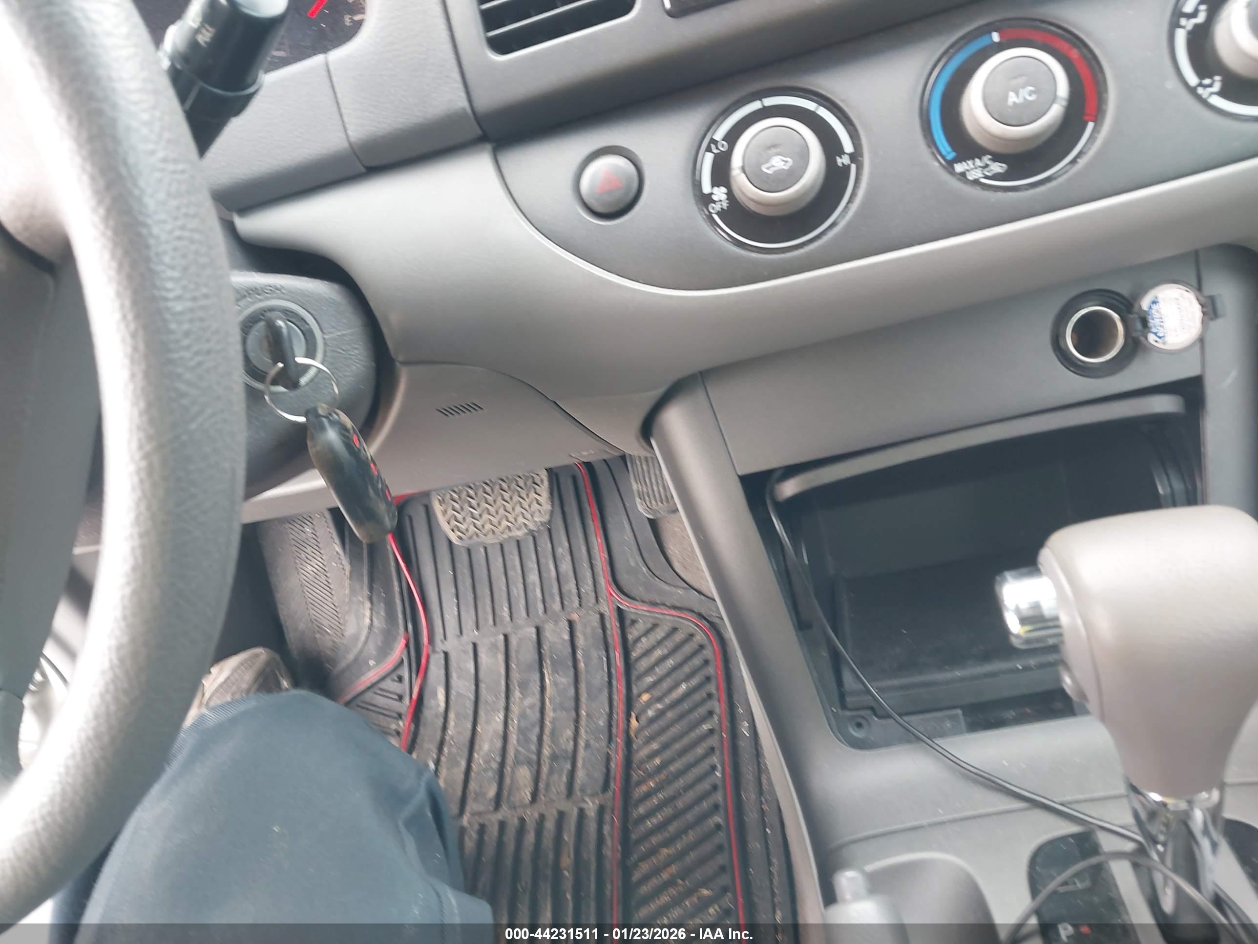 TOYOTA CAMRY image 11
