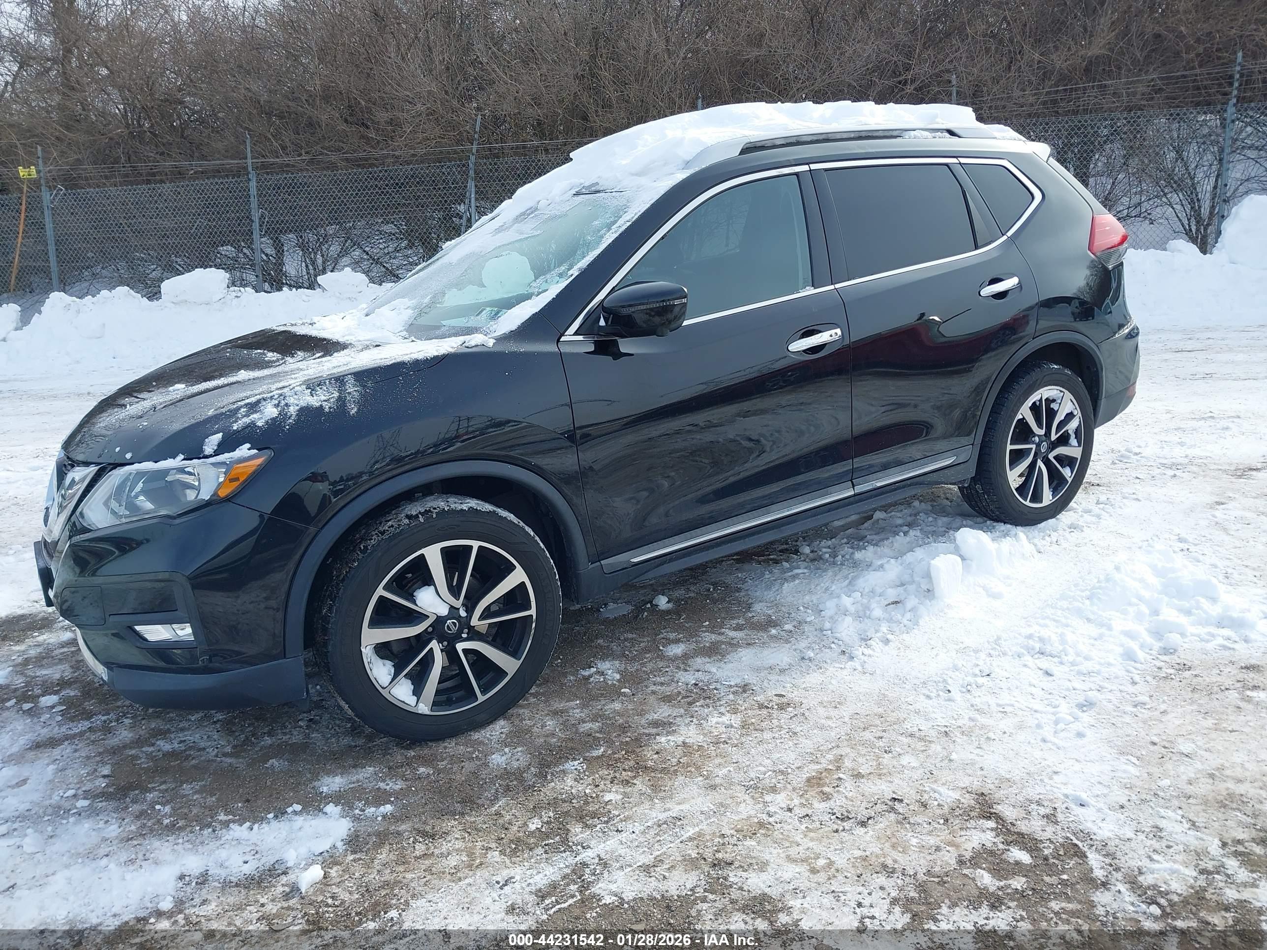 NISSAN ROGUE image 2