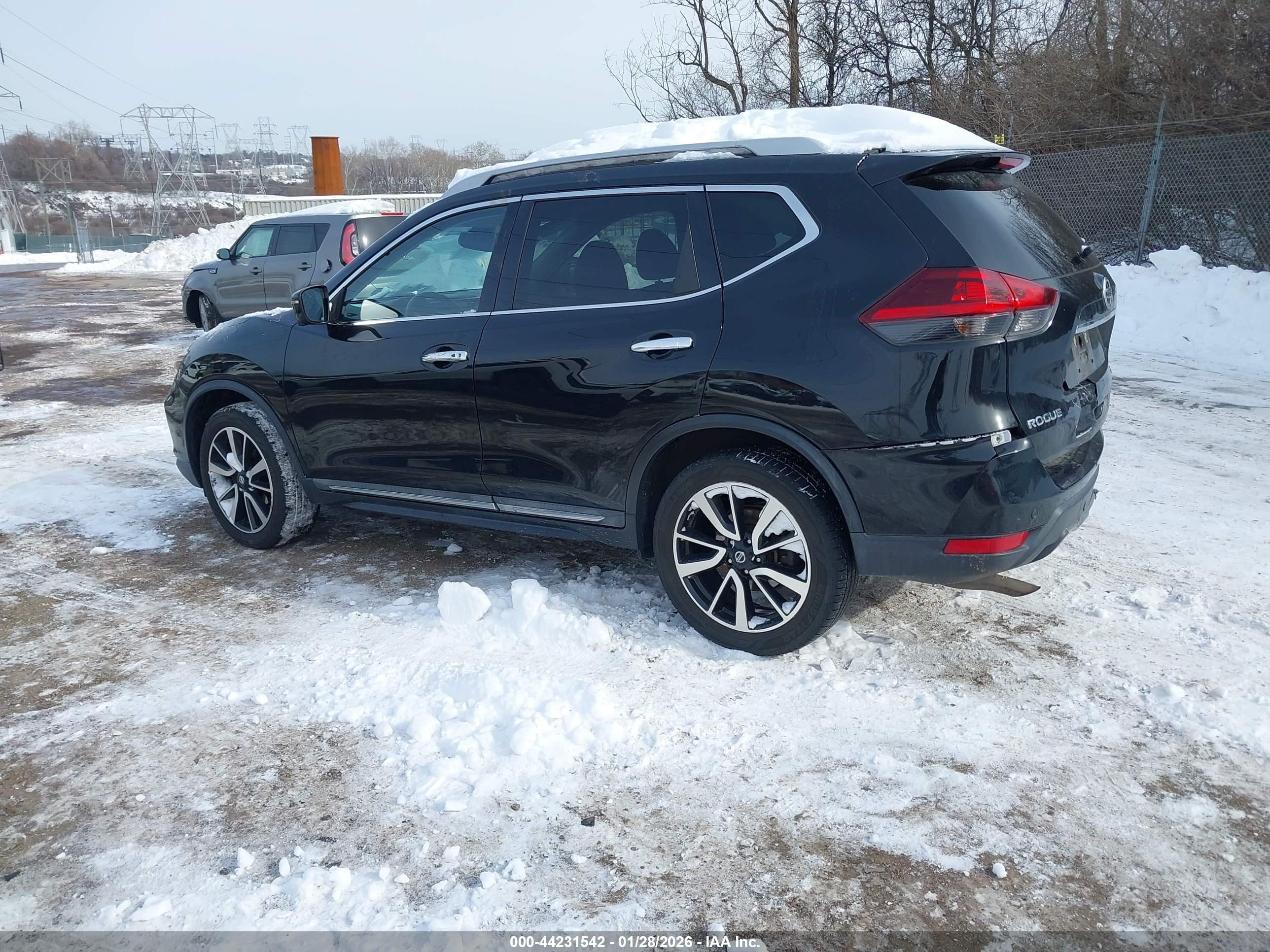 NISSAN ROGUE image 3