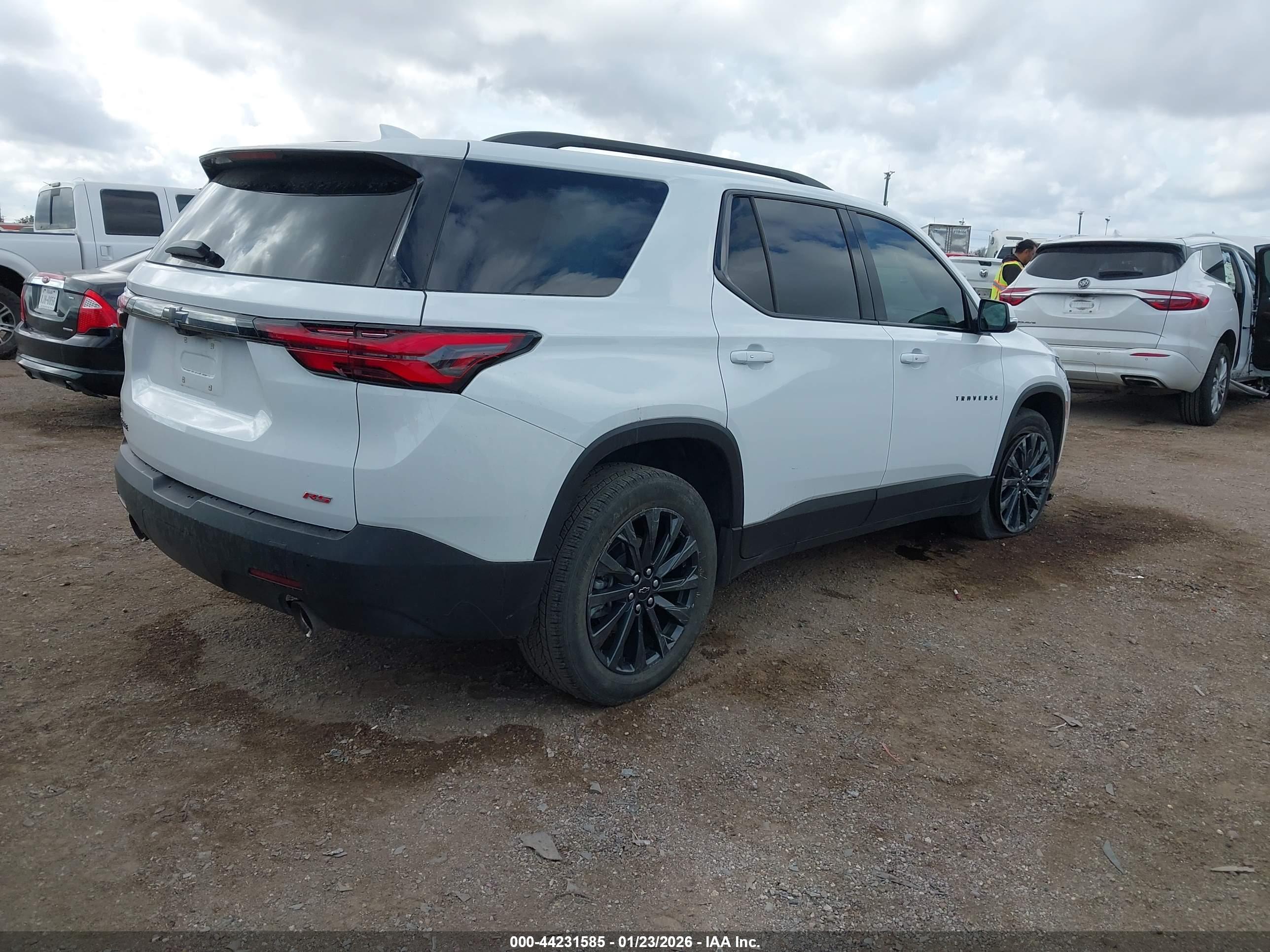 CHEVROLET TRAVERSE image 4