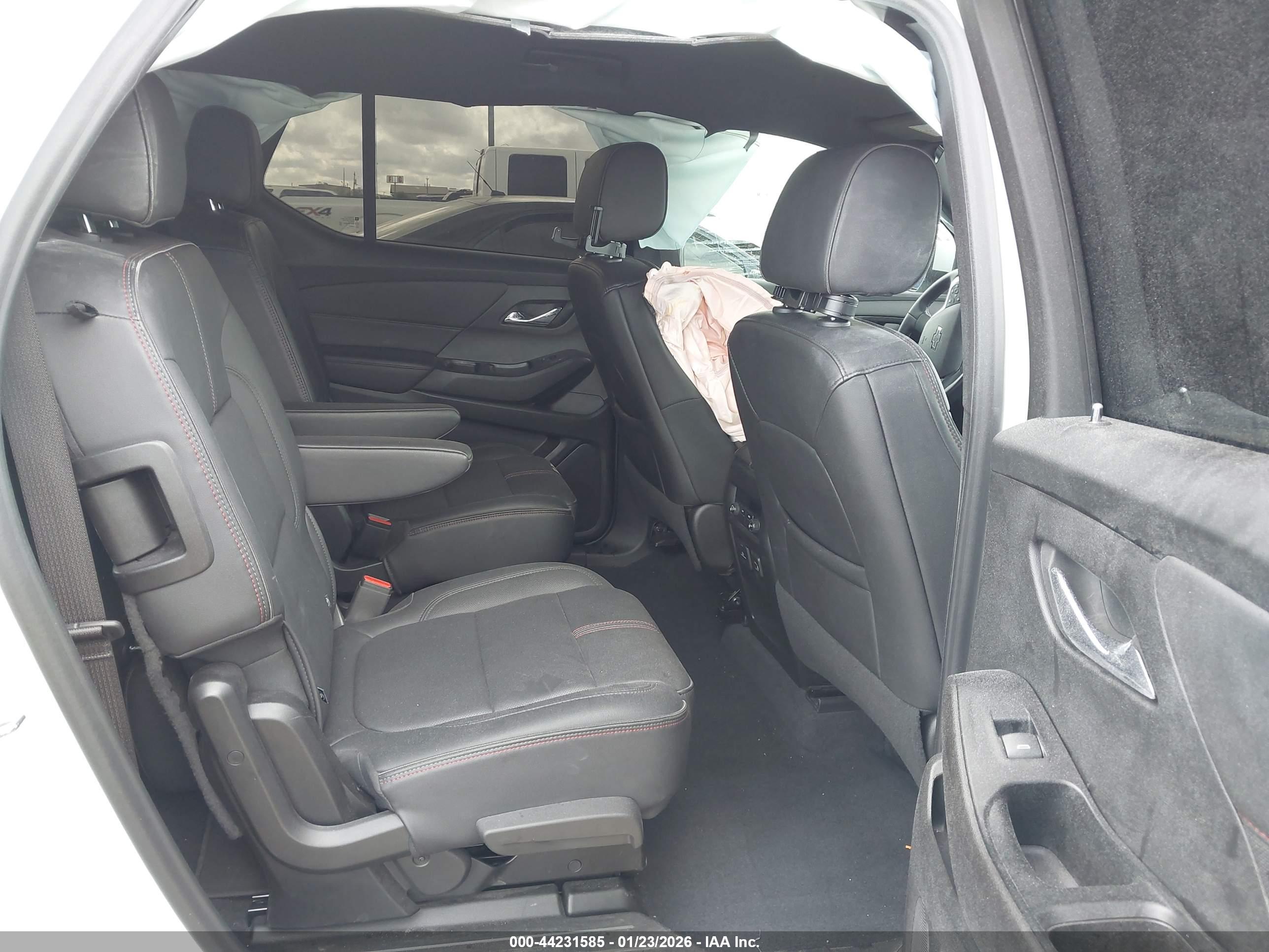 CHEVROLET TRAVERSE image 8