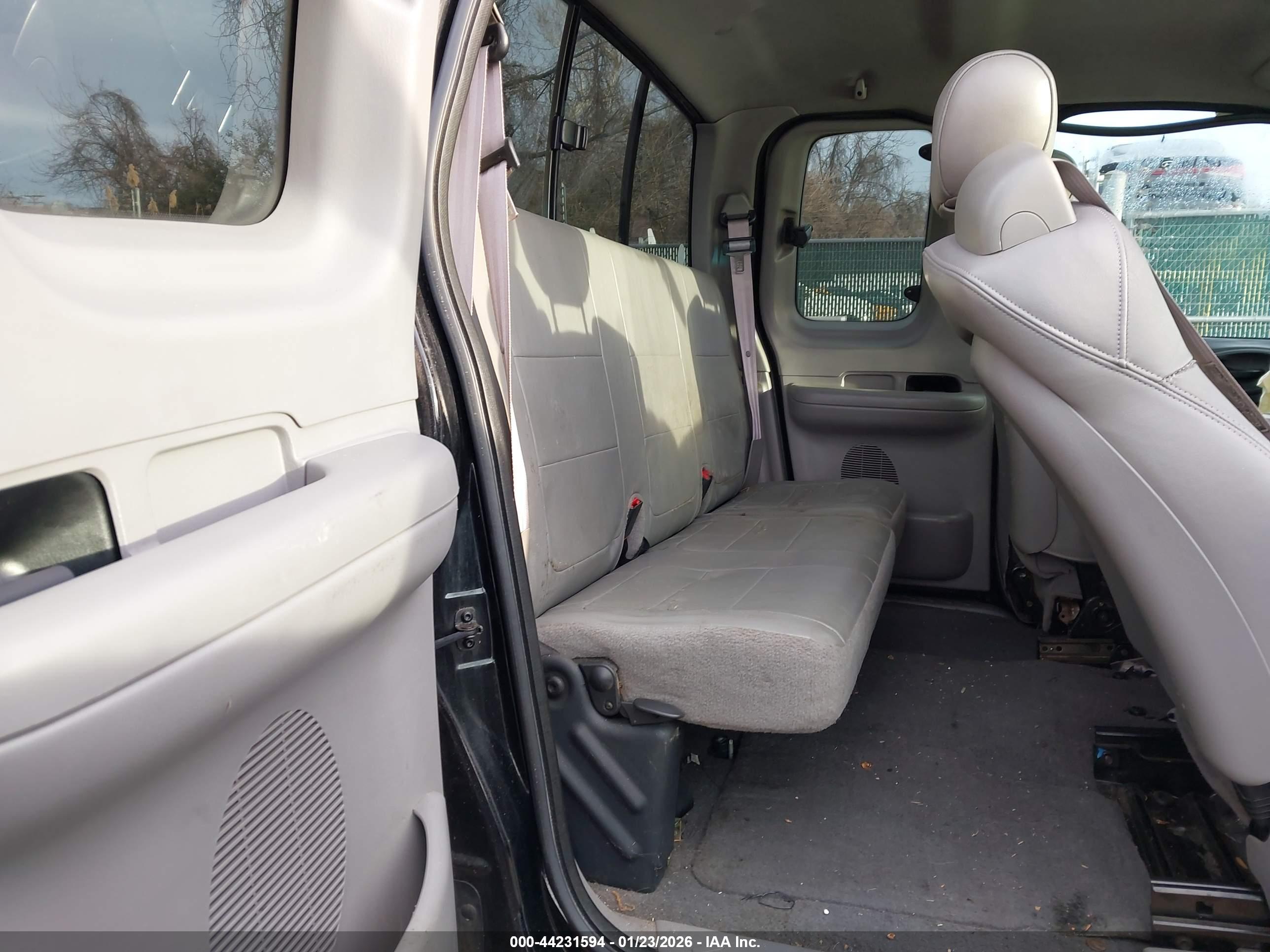 FORD F-150 image 8