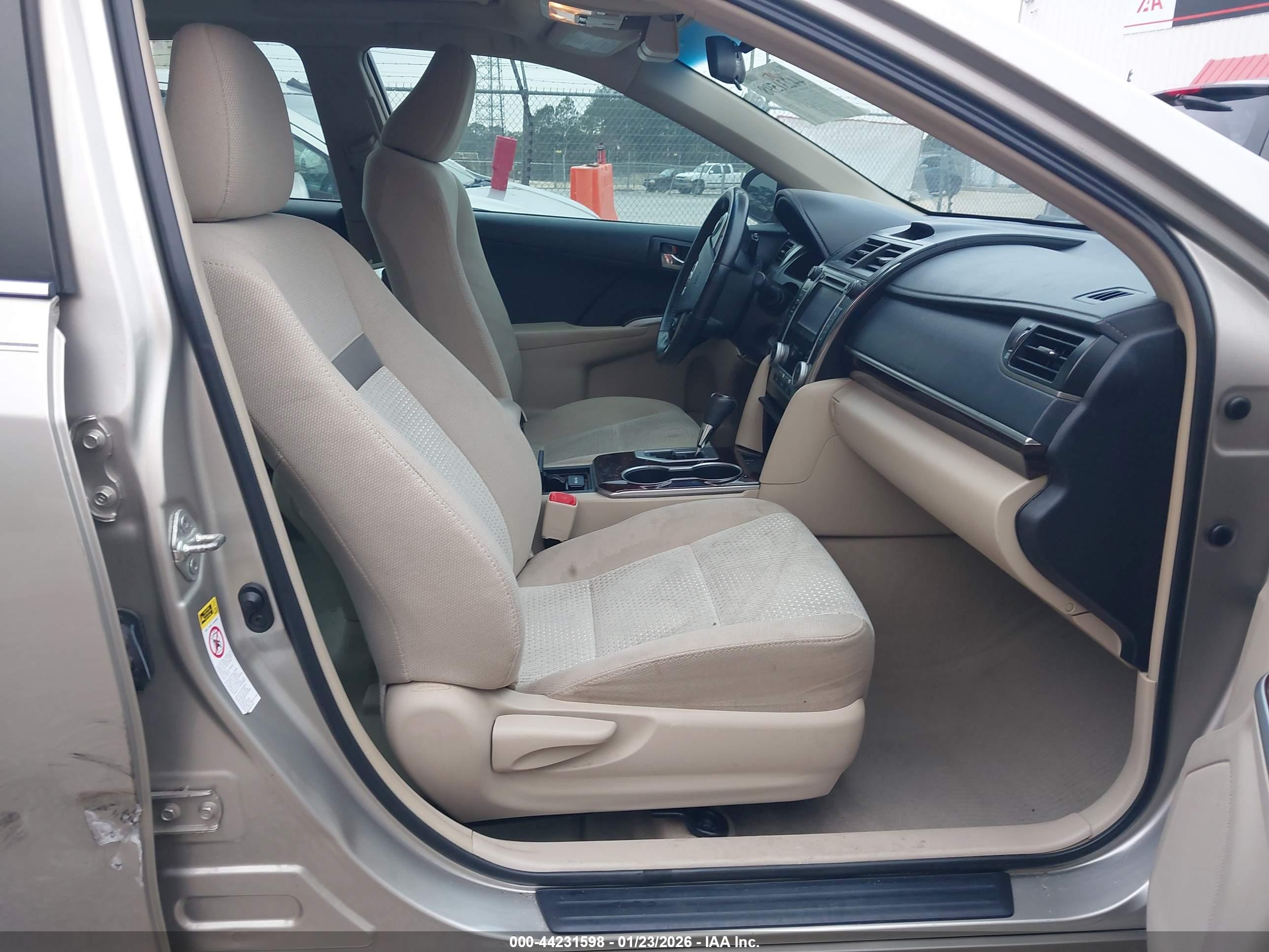 TOYOTA CAMRY image 5