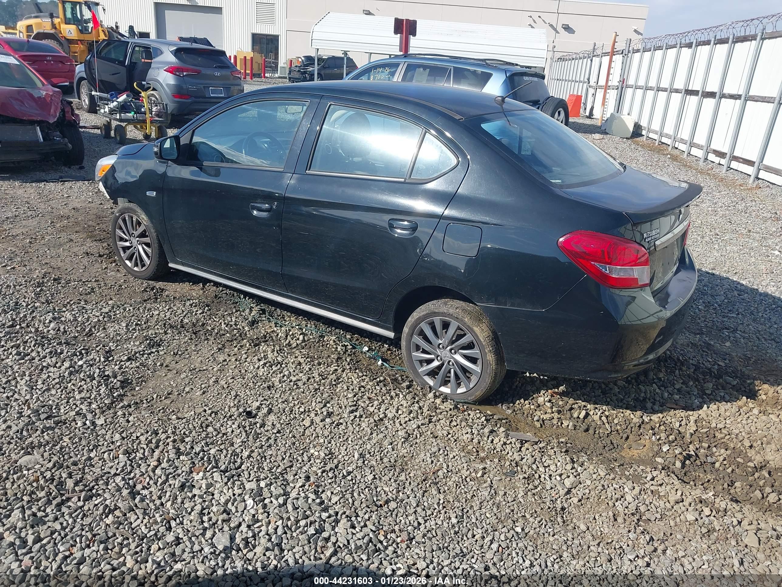 MITSUBISHI MIRAGE image 3