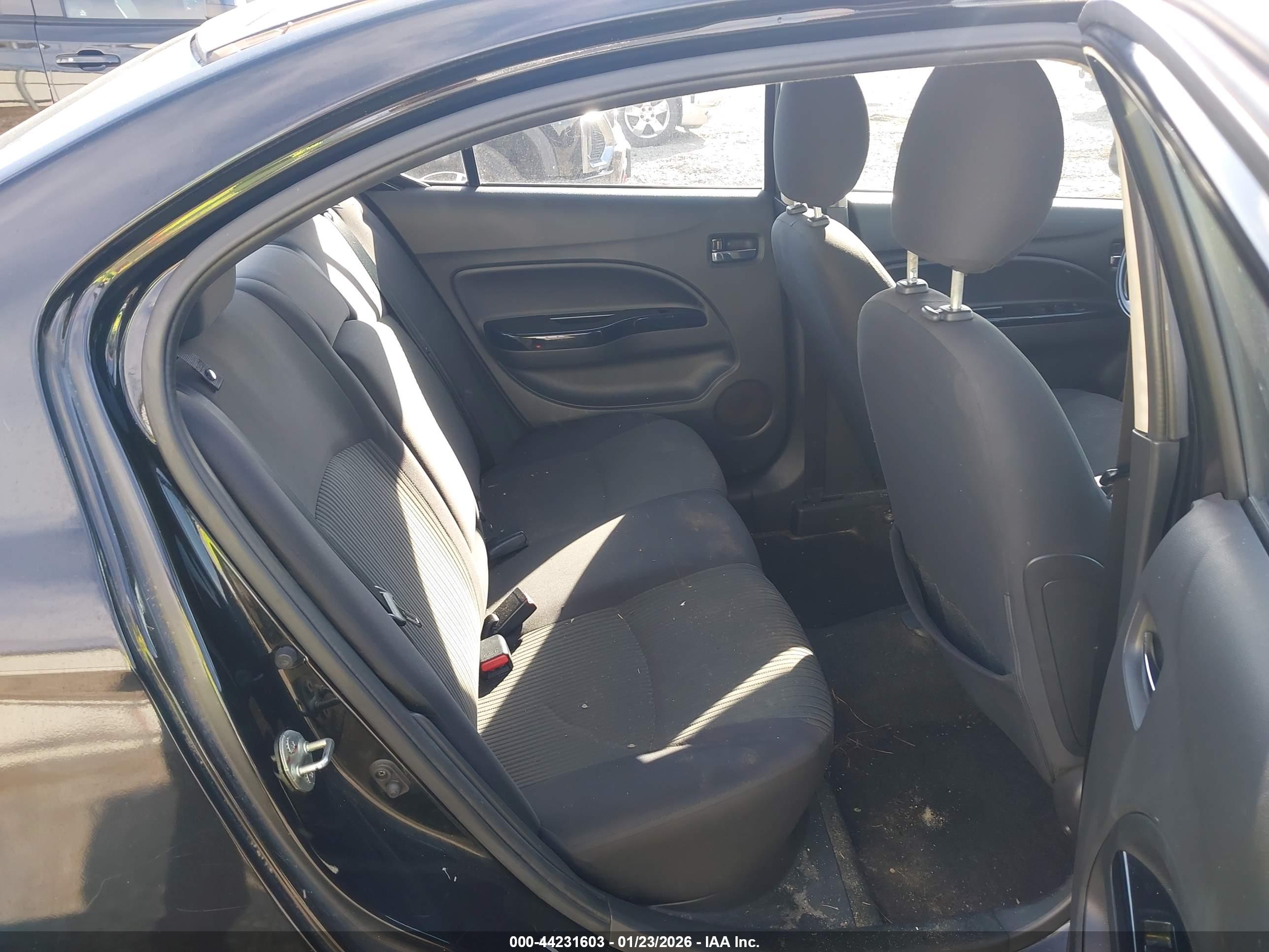 MITSUBISHI MIRAGE image 8