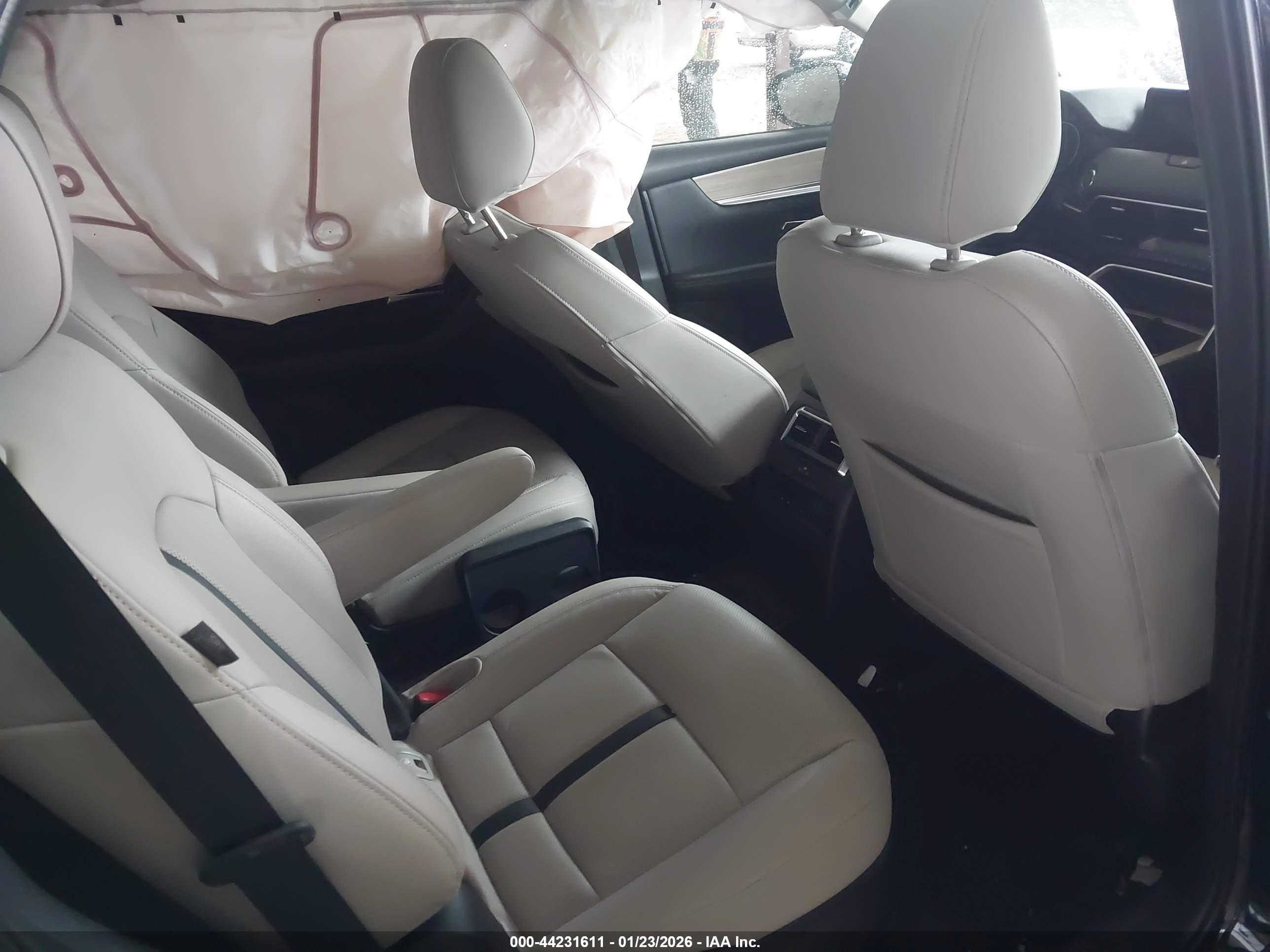 MAZDA CX-90 image 8