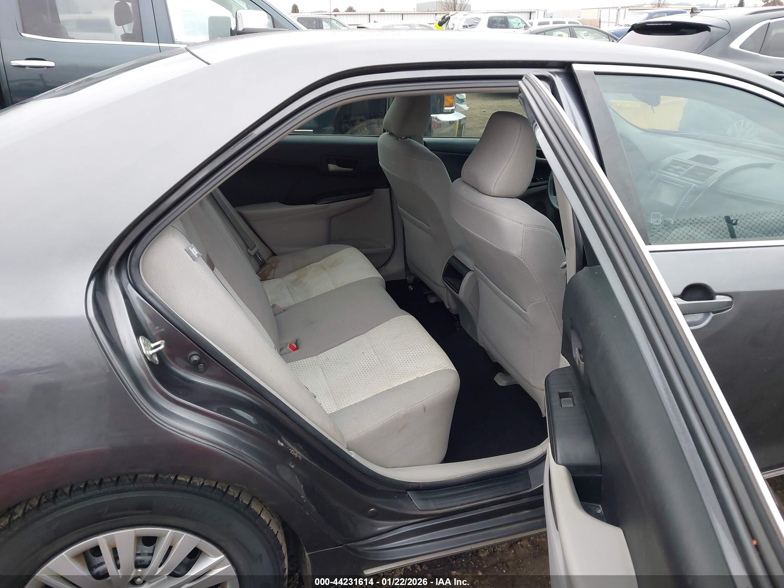 TOYOTA CAMRY image 8