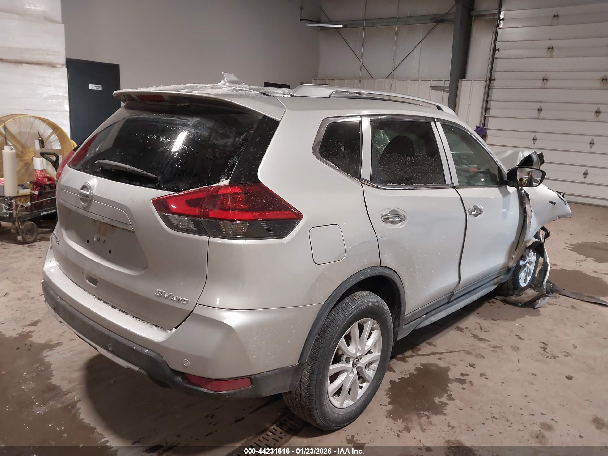 NISSAN ROGUE image 4