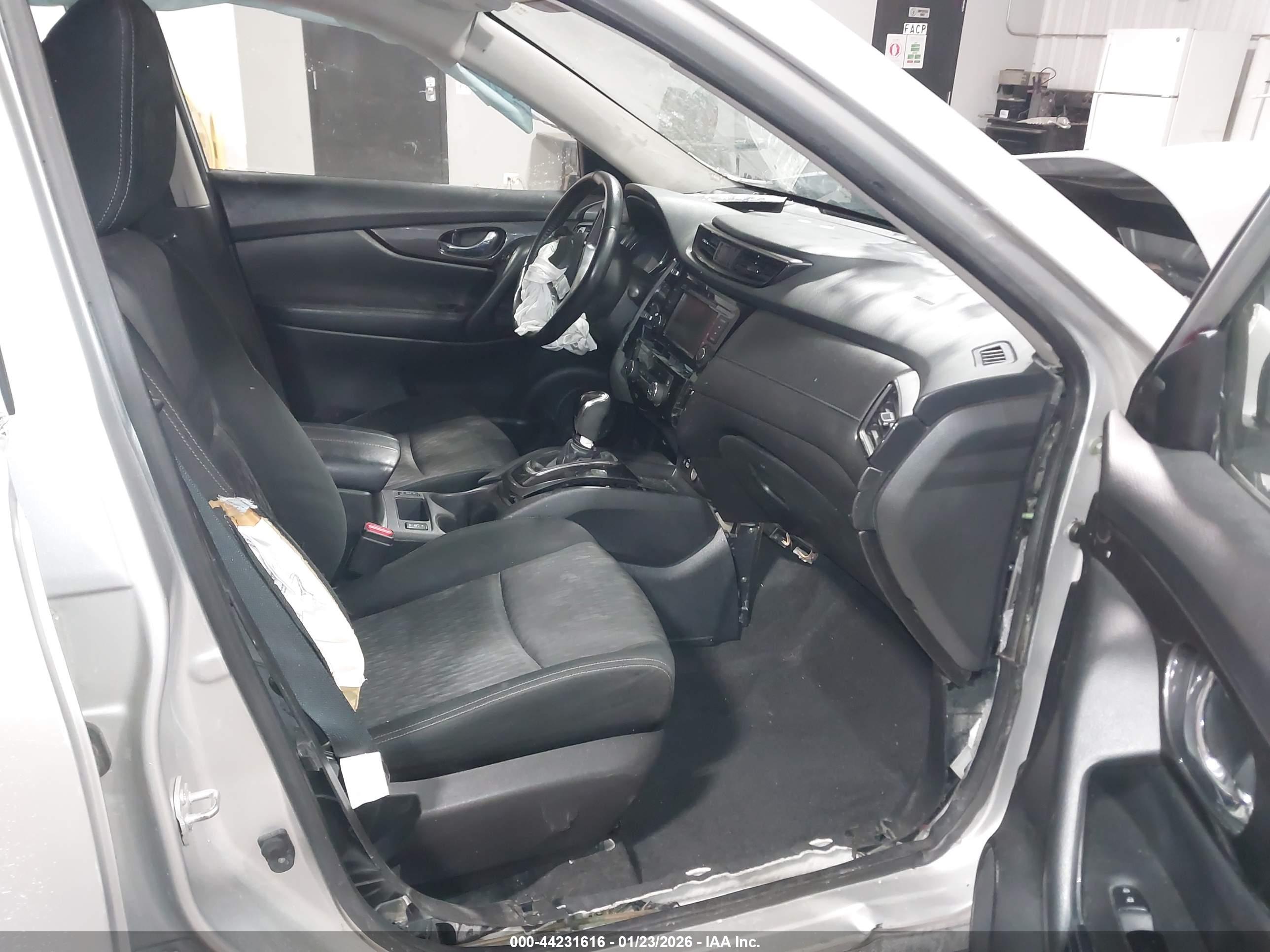 NISSAN ROGUE image 5