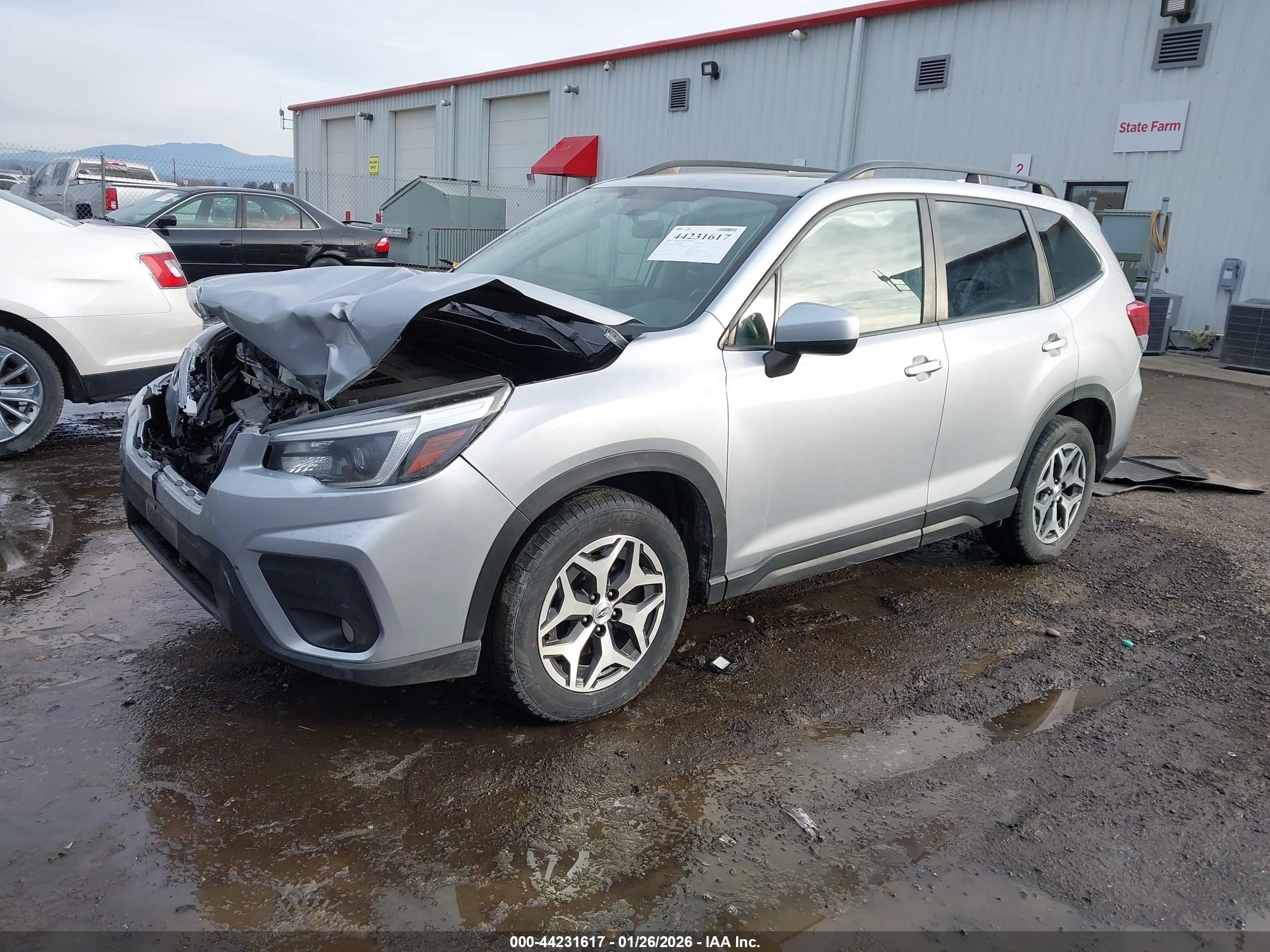 SUBARU FORESTER image 2