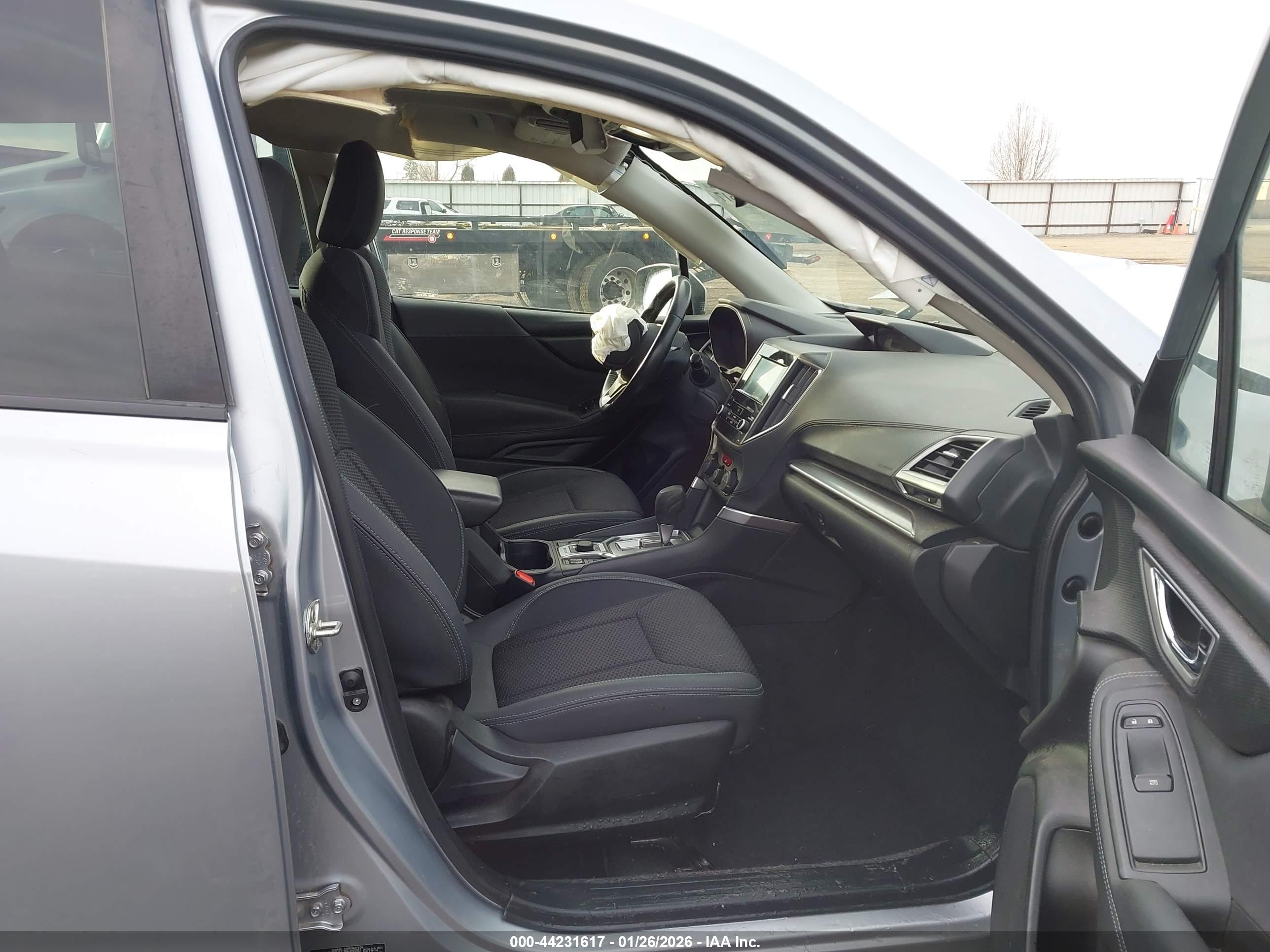 SUBARU FORESTER image 5