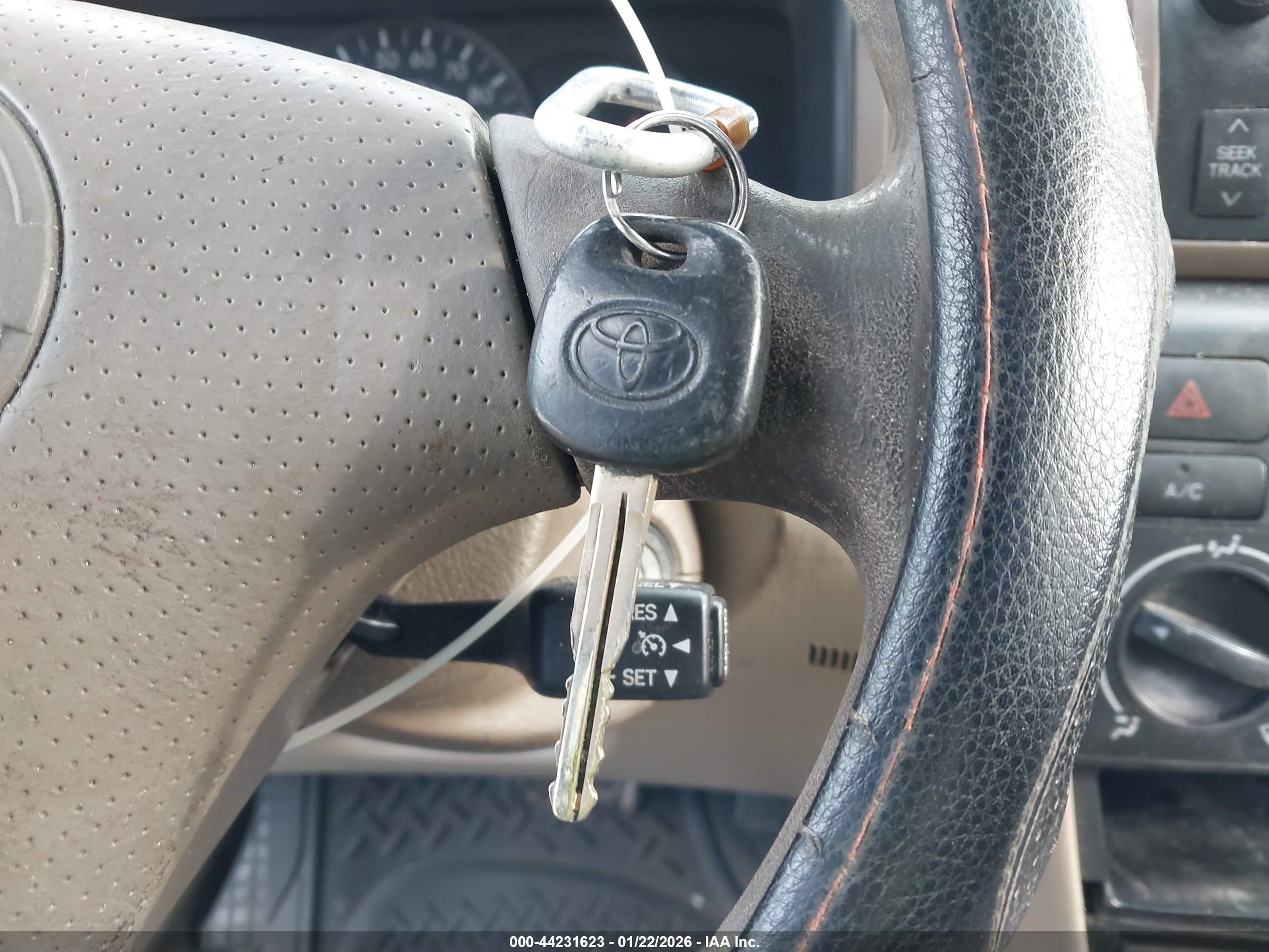 TOYOTA COROLLA image 11