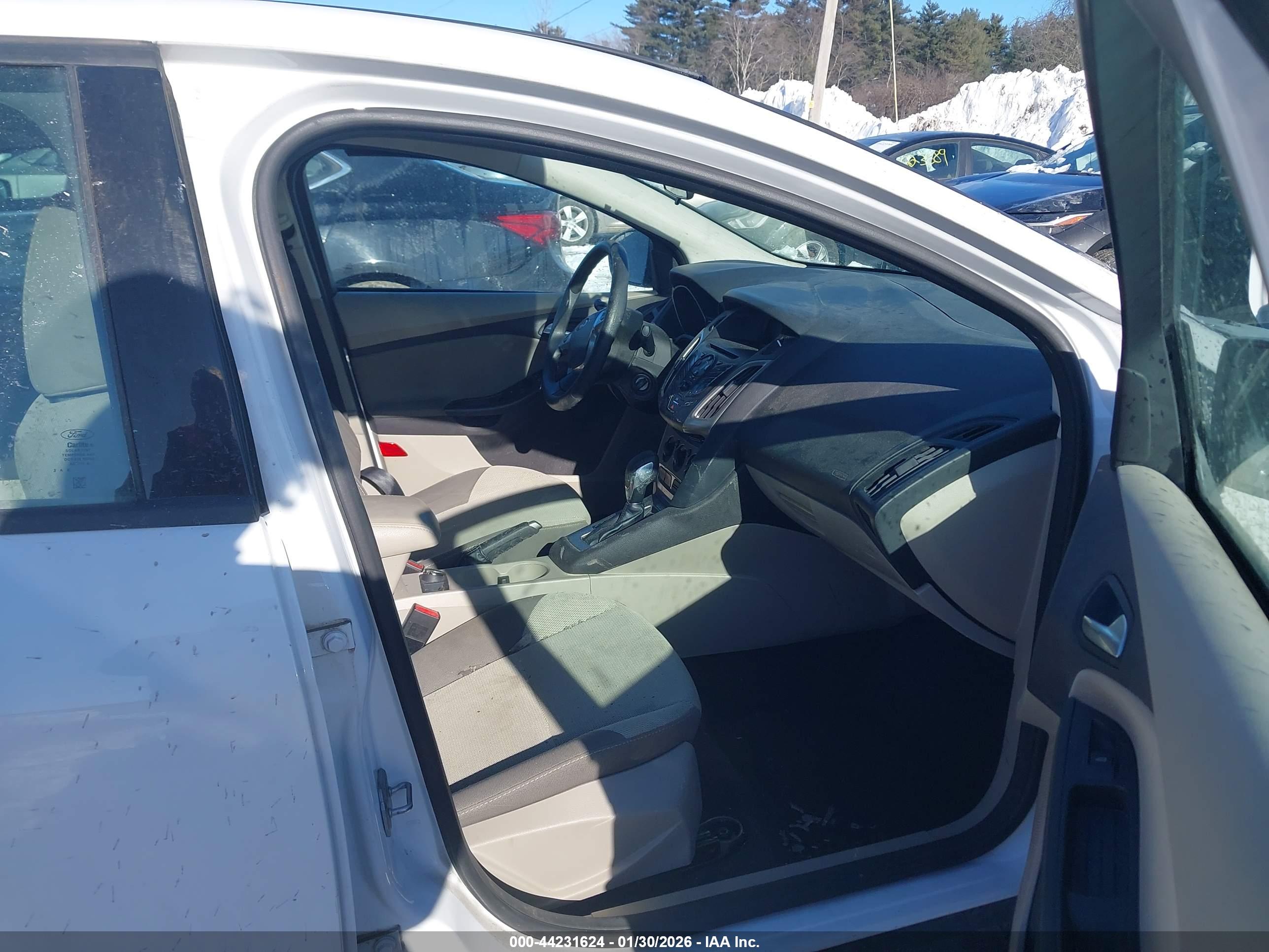 FORD FOCUS image 5