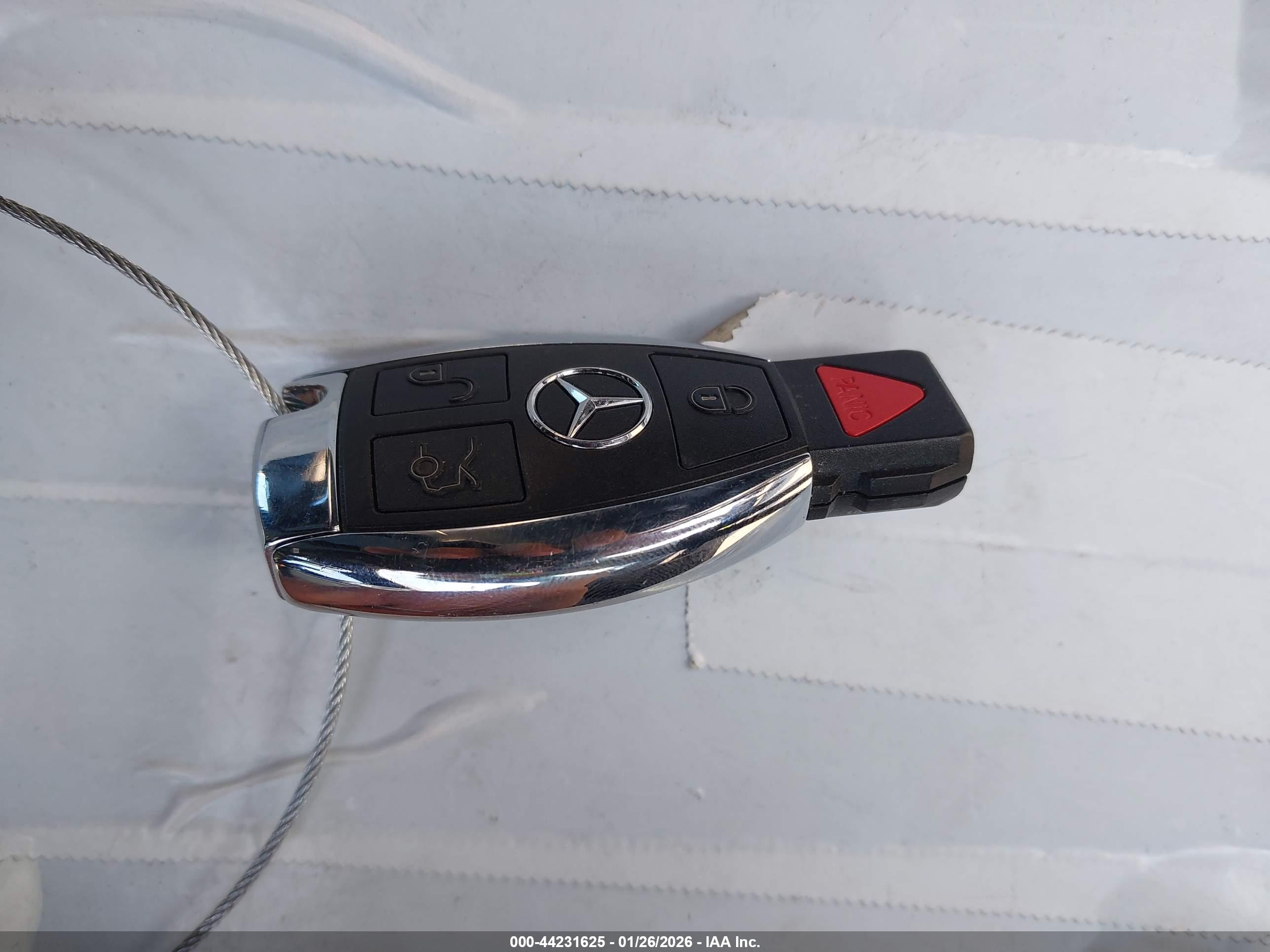 MERCEDES-BENZ E image 11