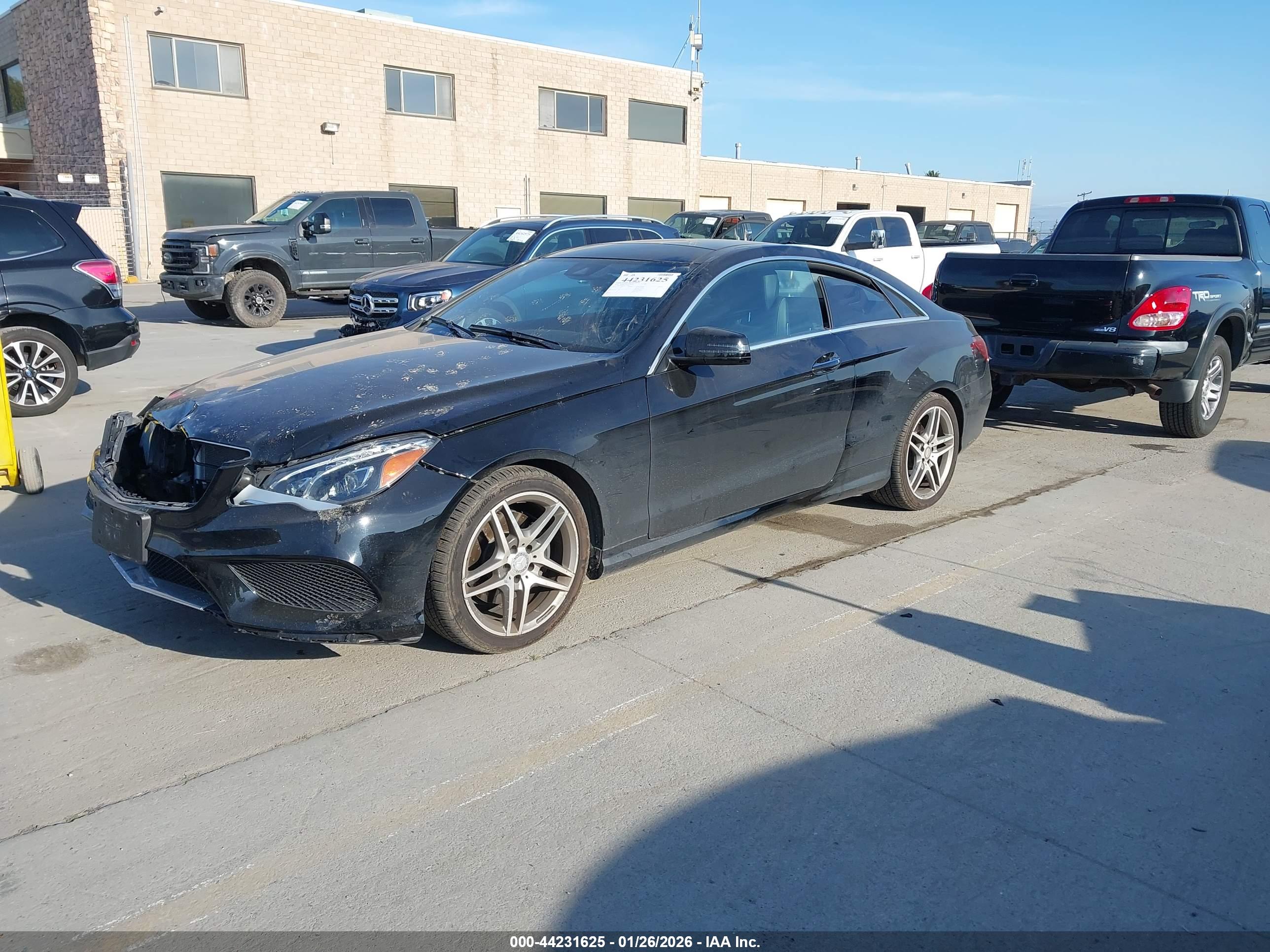MERCEDES-BENZ E image 2