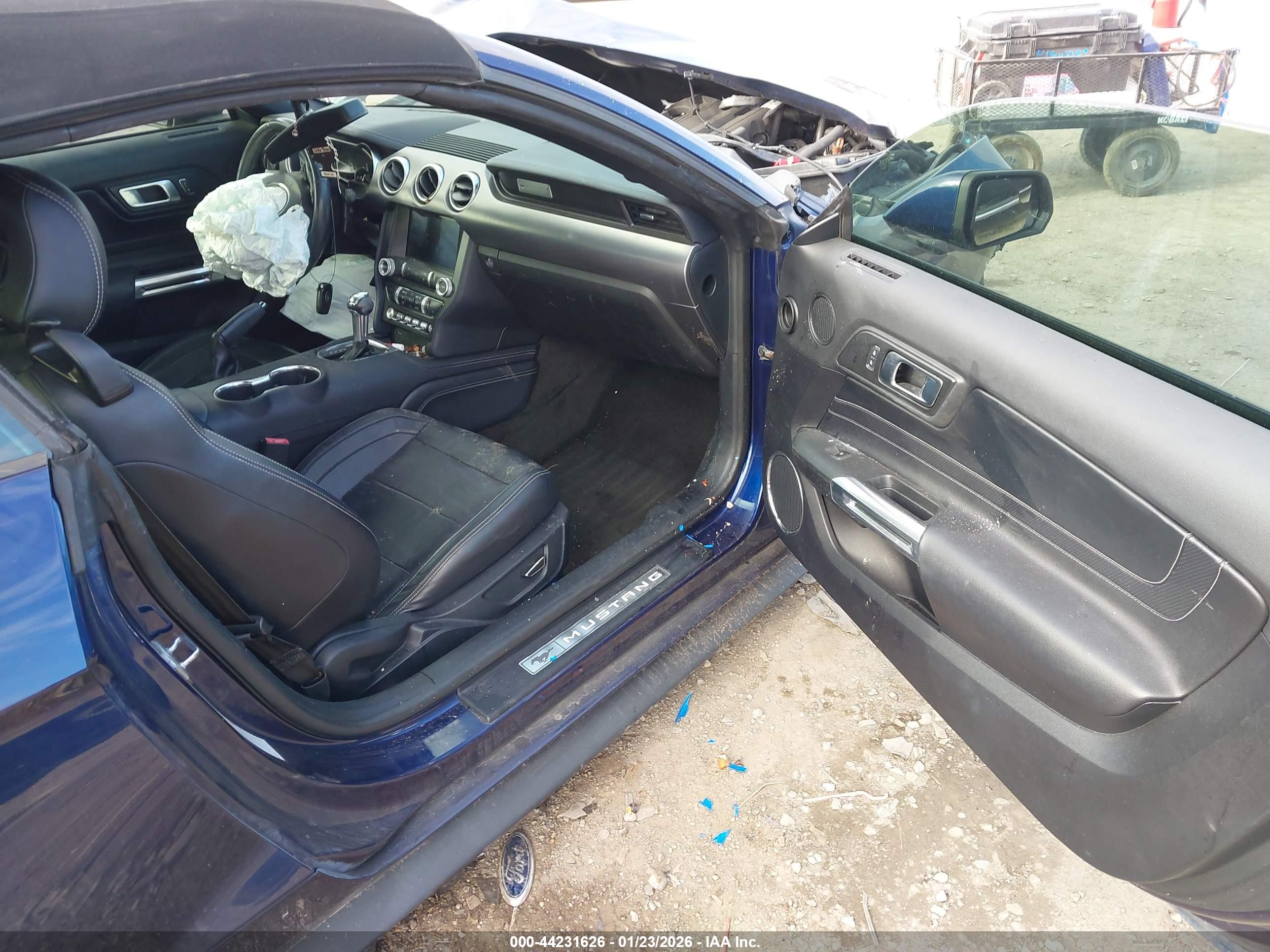 FORD MUSTANG image 5