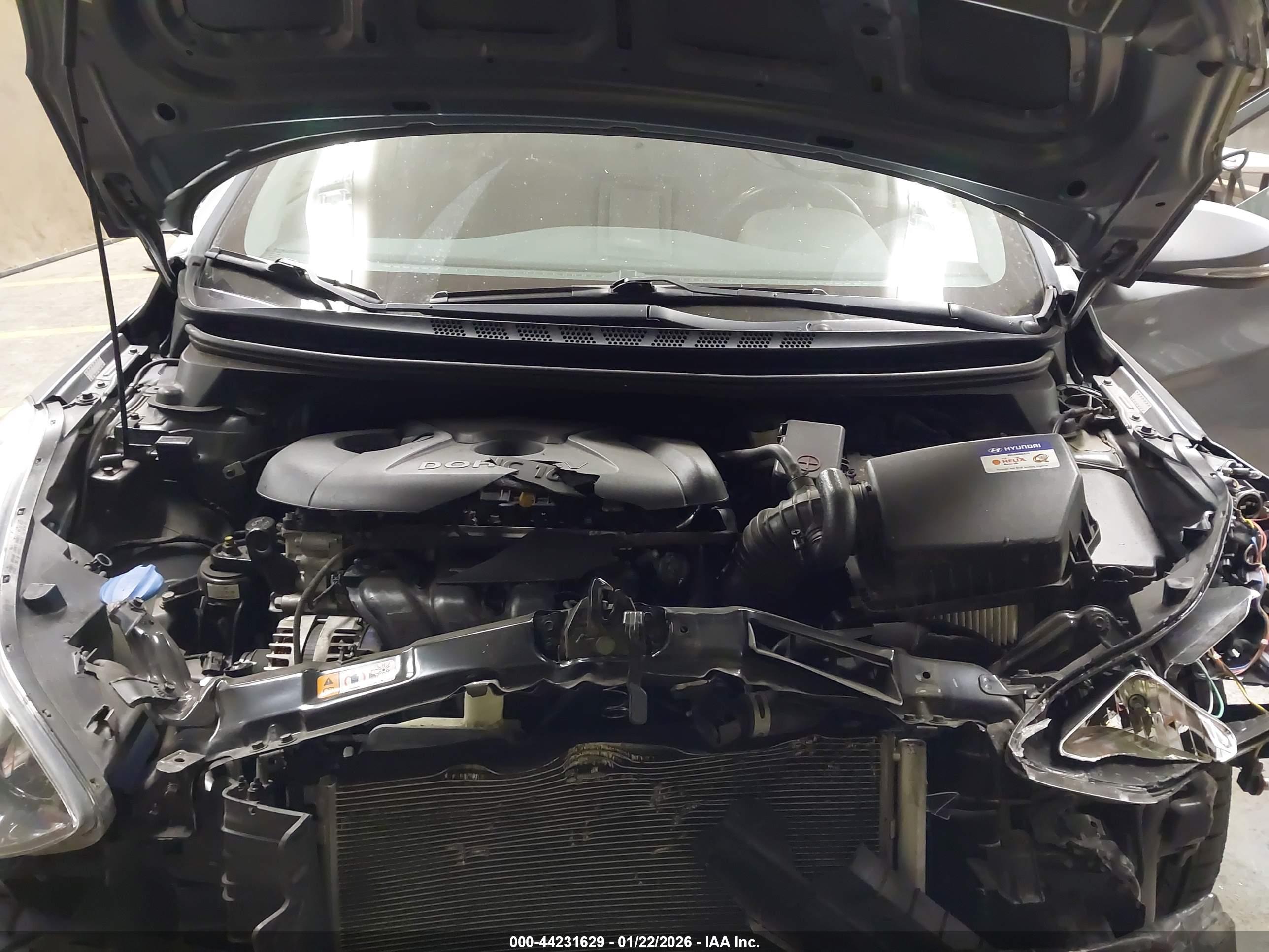 HYUNDAI ELANTRA image 10