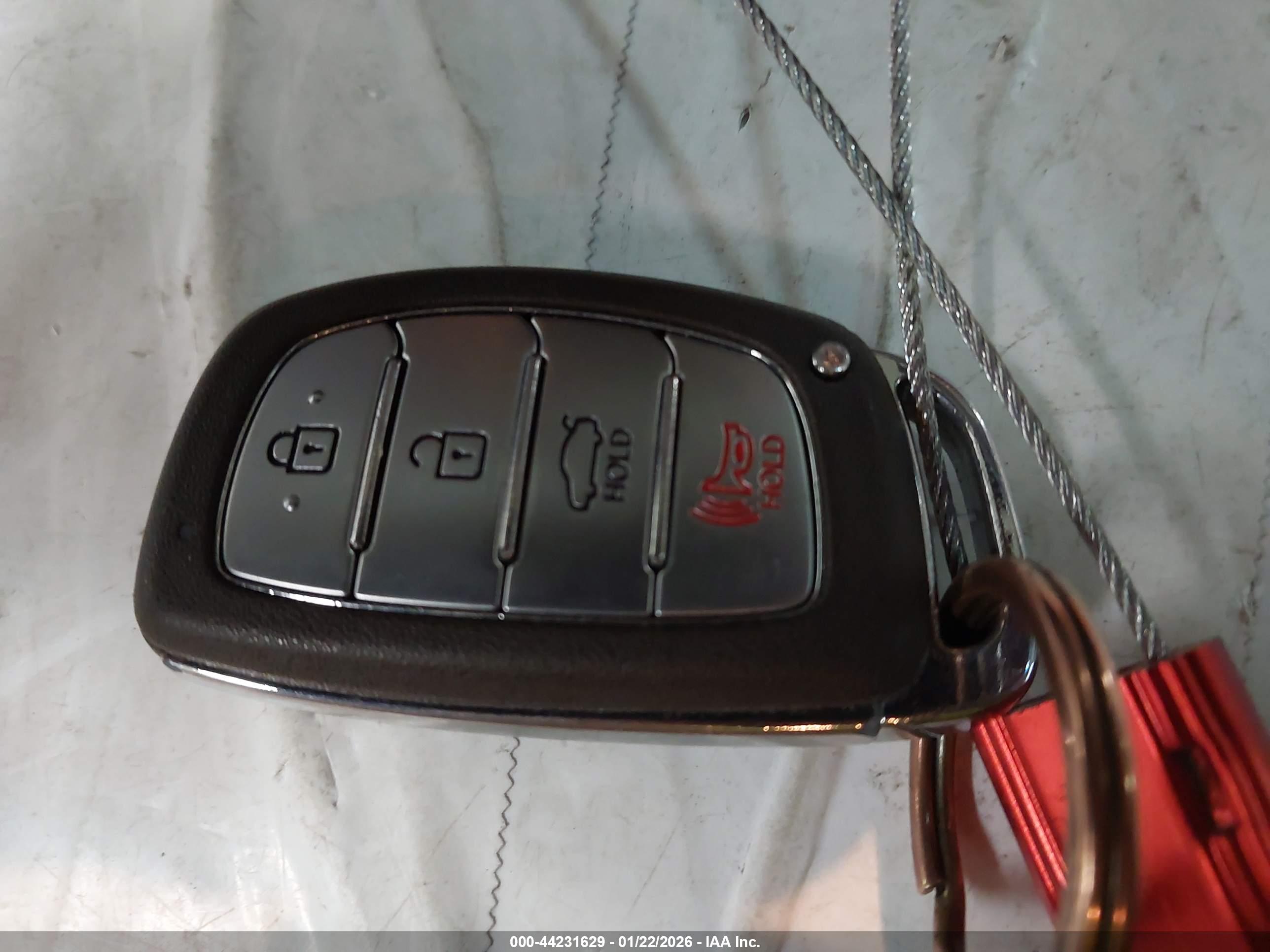 HYUNDAI ELANTRA image 11