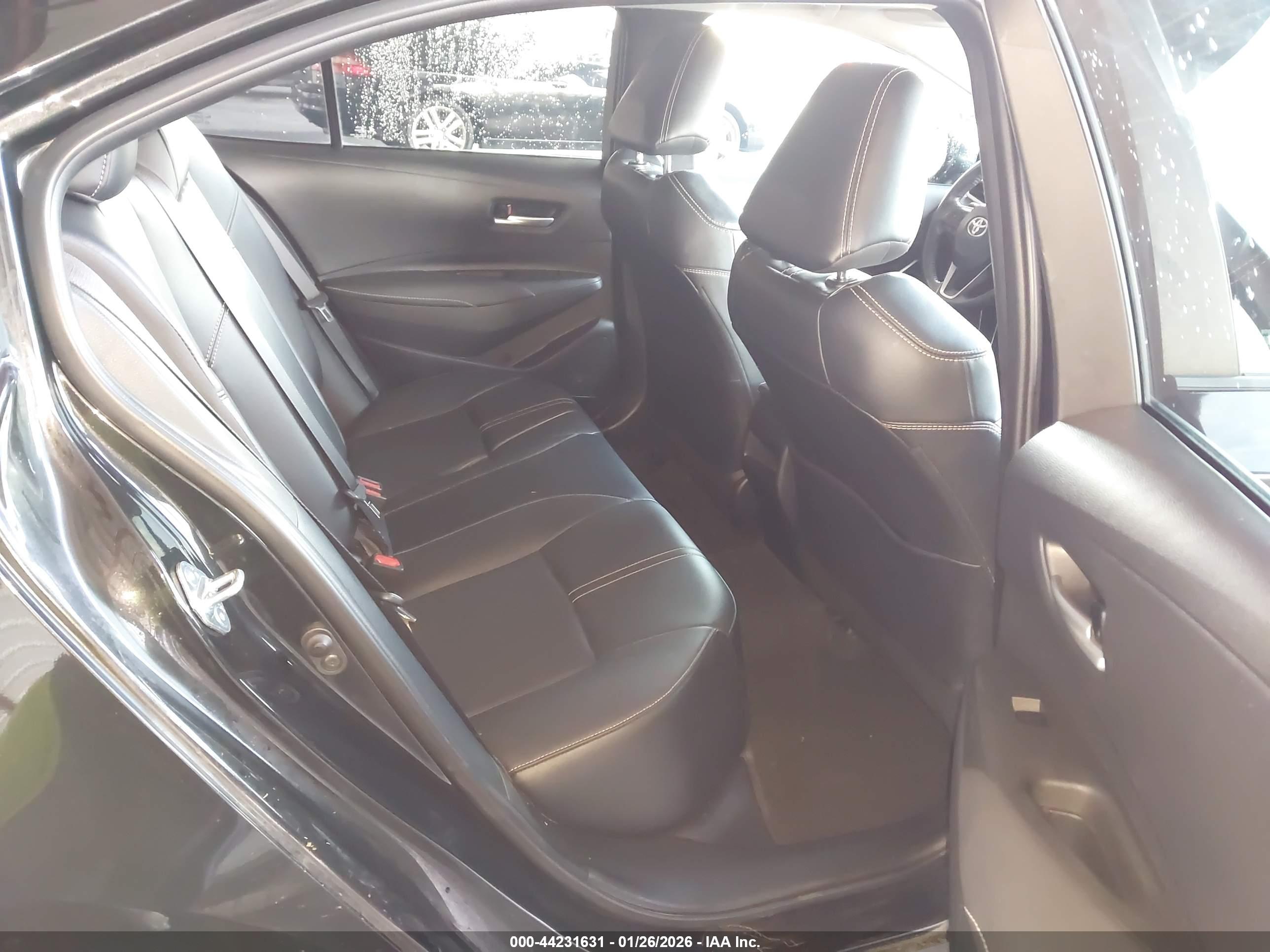TOYOTA COROLLA image 8