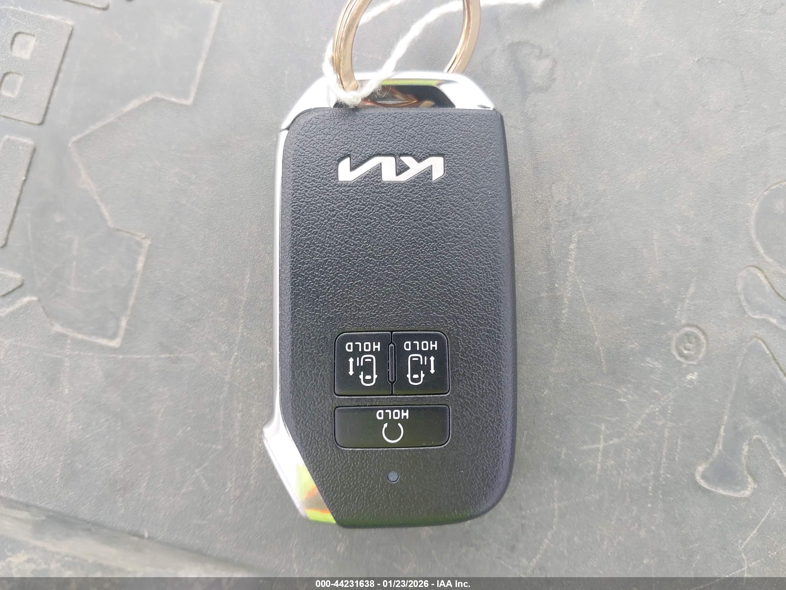 KIA CARNIVAL image 11