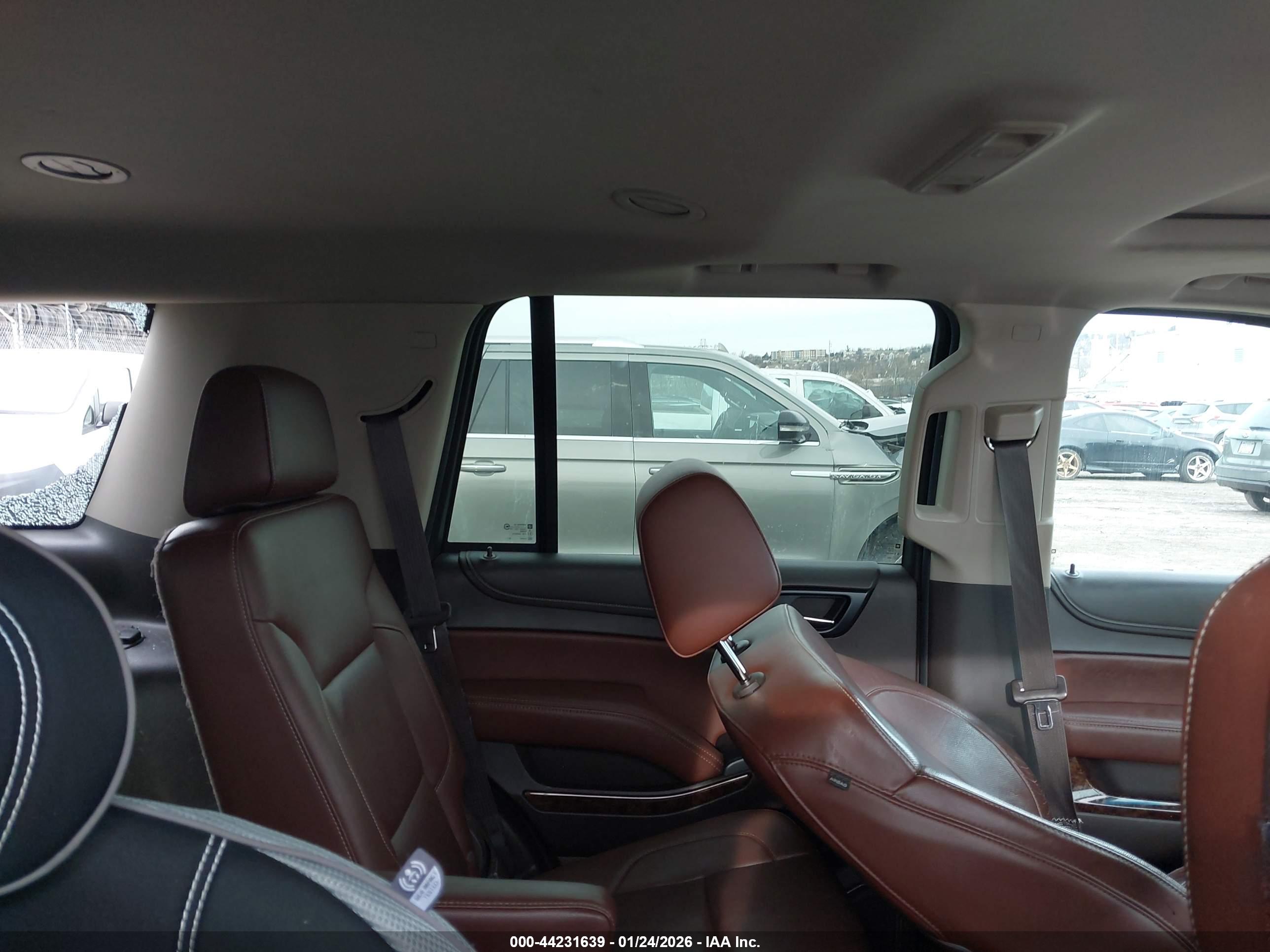 CHEVROLET TAHOE image 8