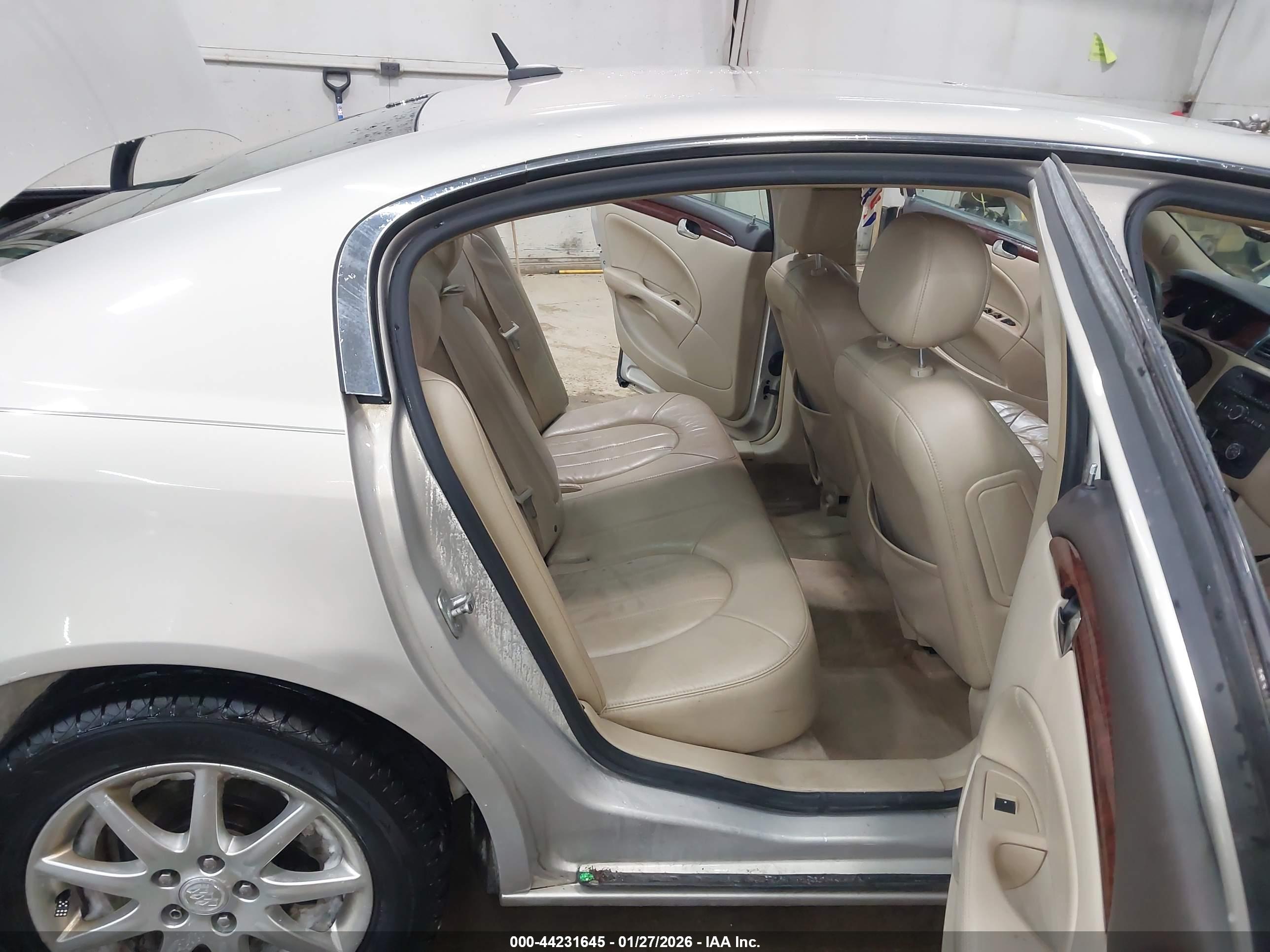 BUICK LUCERNE image 8