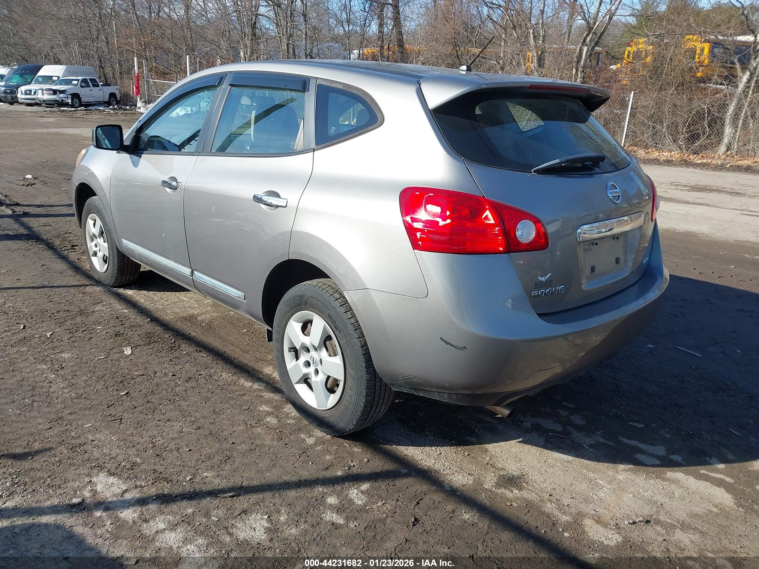 NISSAN ROGUE image 3